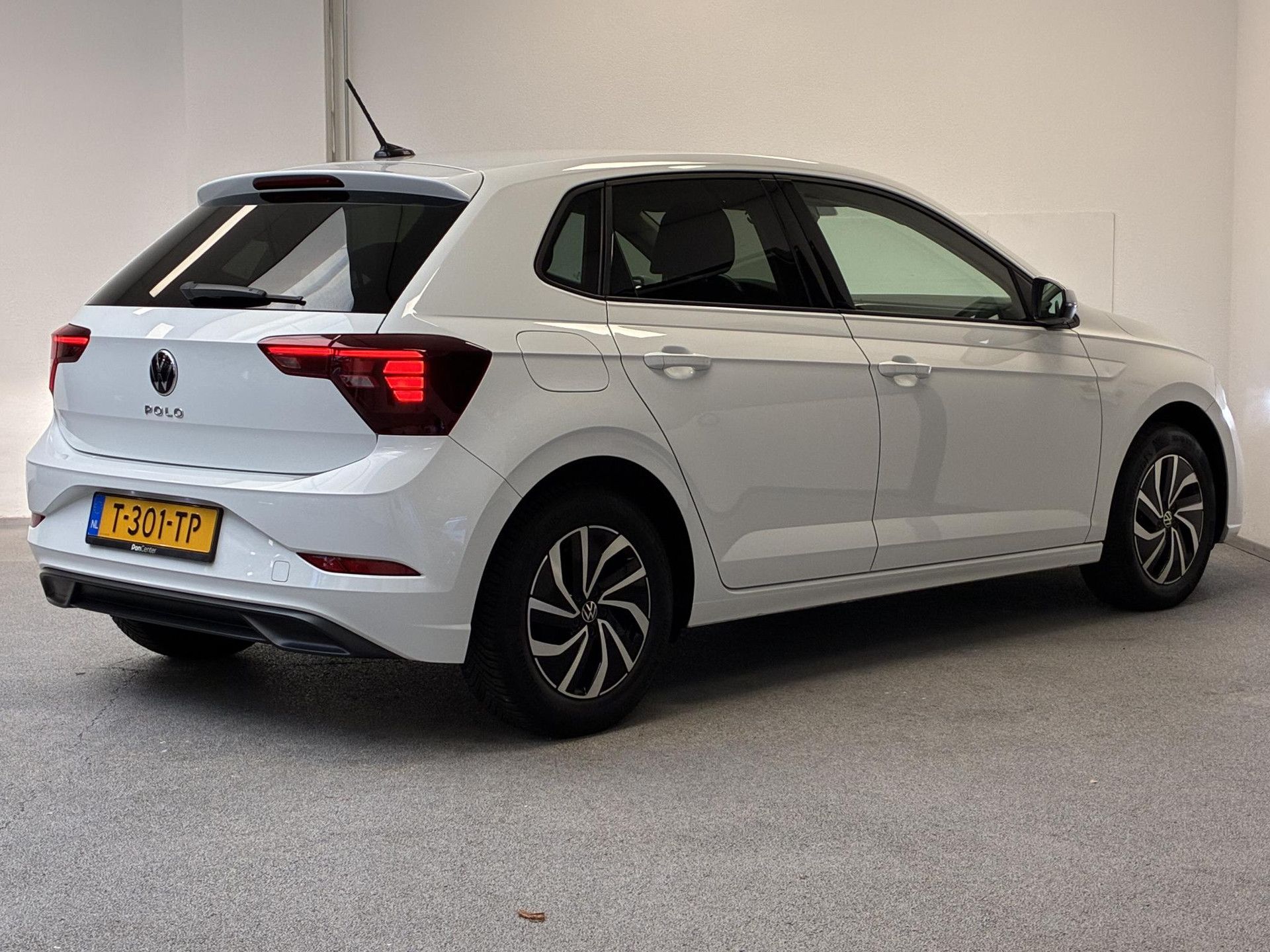 Volkswagen Polo met kenteken T-301-TP – autofoto 2