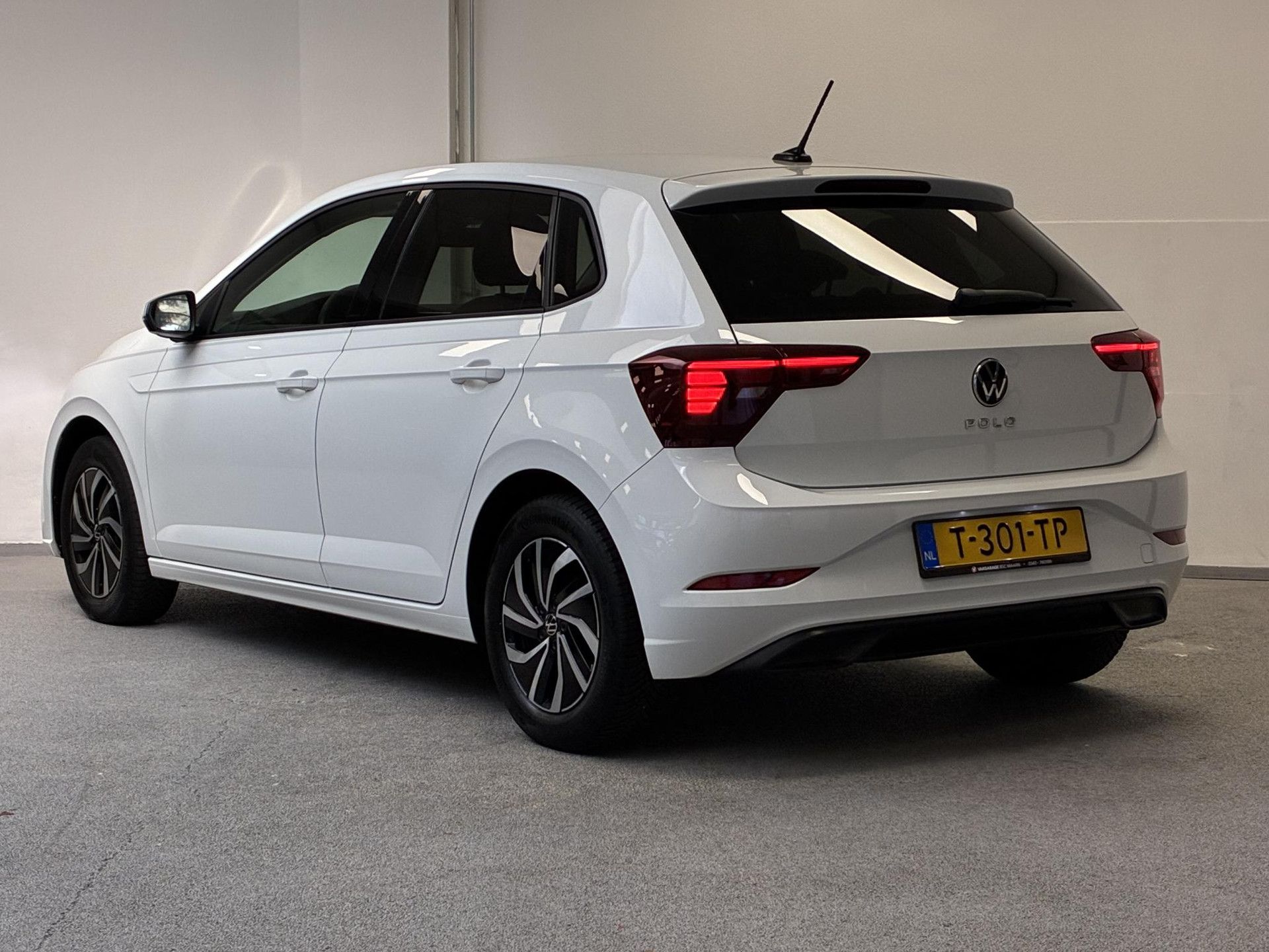 Volkswagen Polo met kenteken T-301-TP – autofoto 5