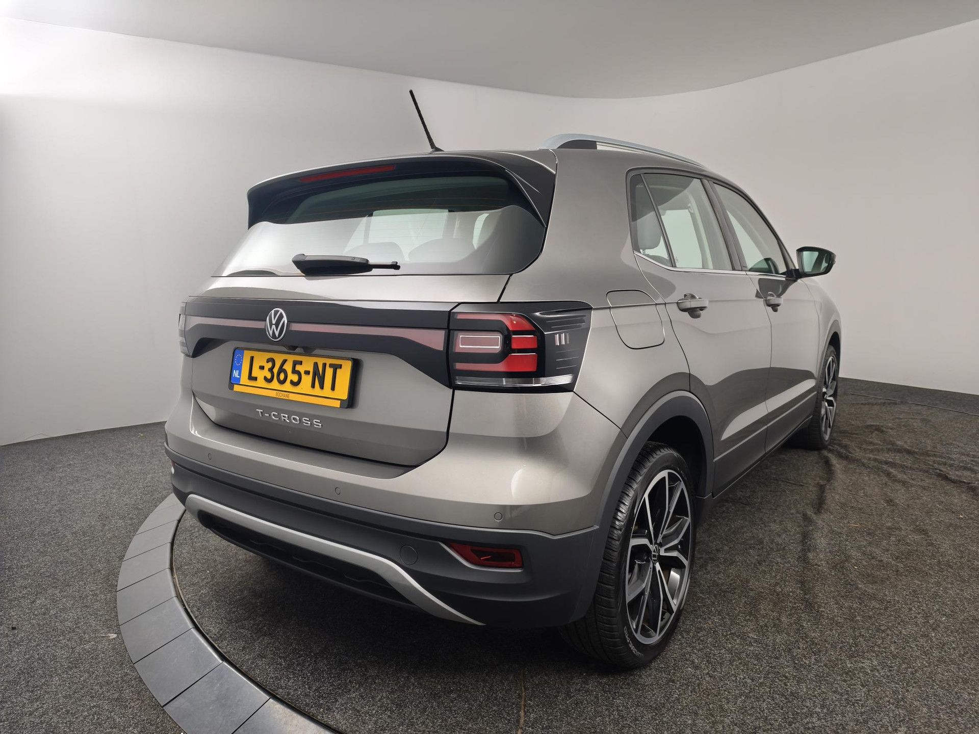 Volkswagen T-Cross met kenteken L-365-NT – autofoto 2