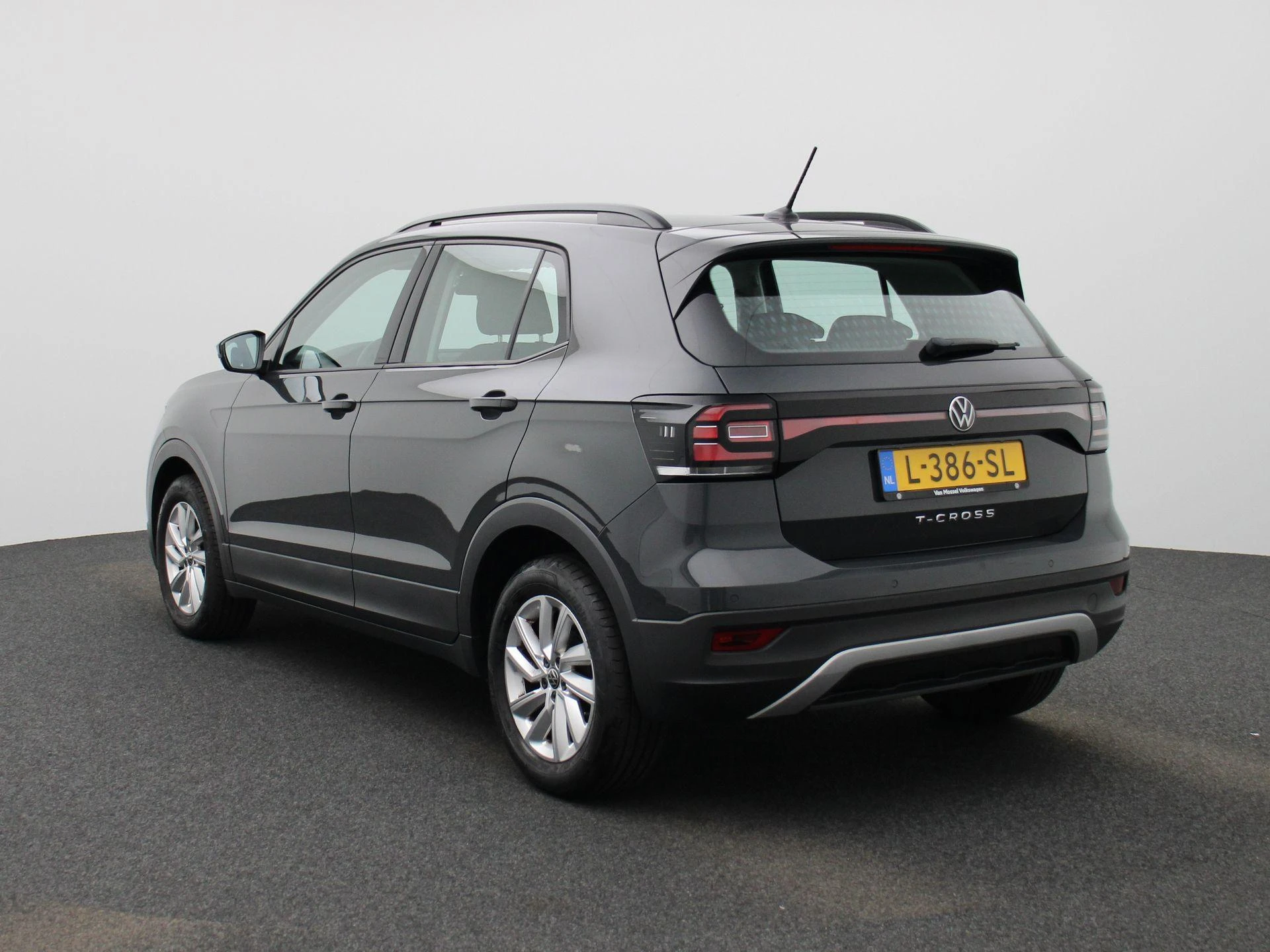 Volkswagen T-Cross met kenteken L-386-SL – autofoto 3