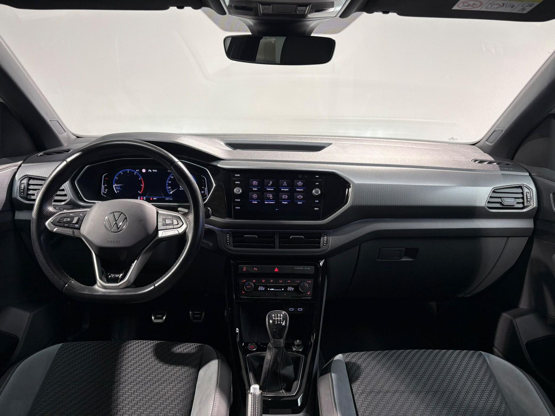 Volkswagen T-Cross met kenteken N-141-VF – autofoto 3