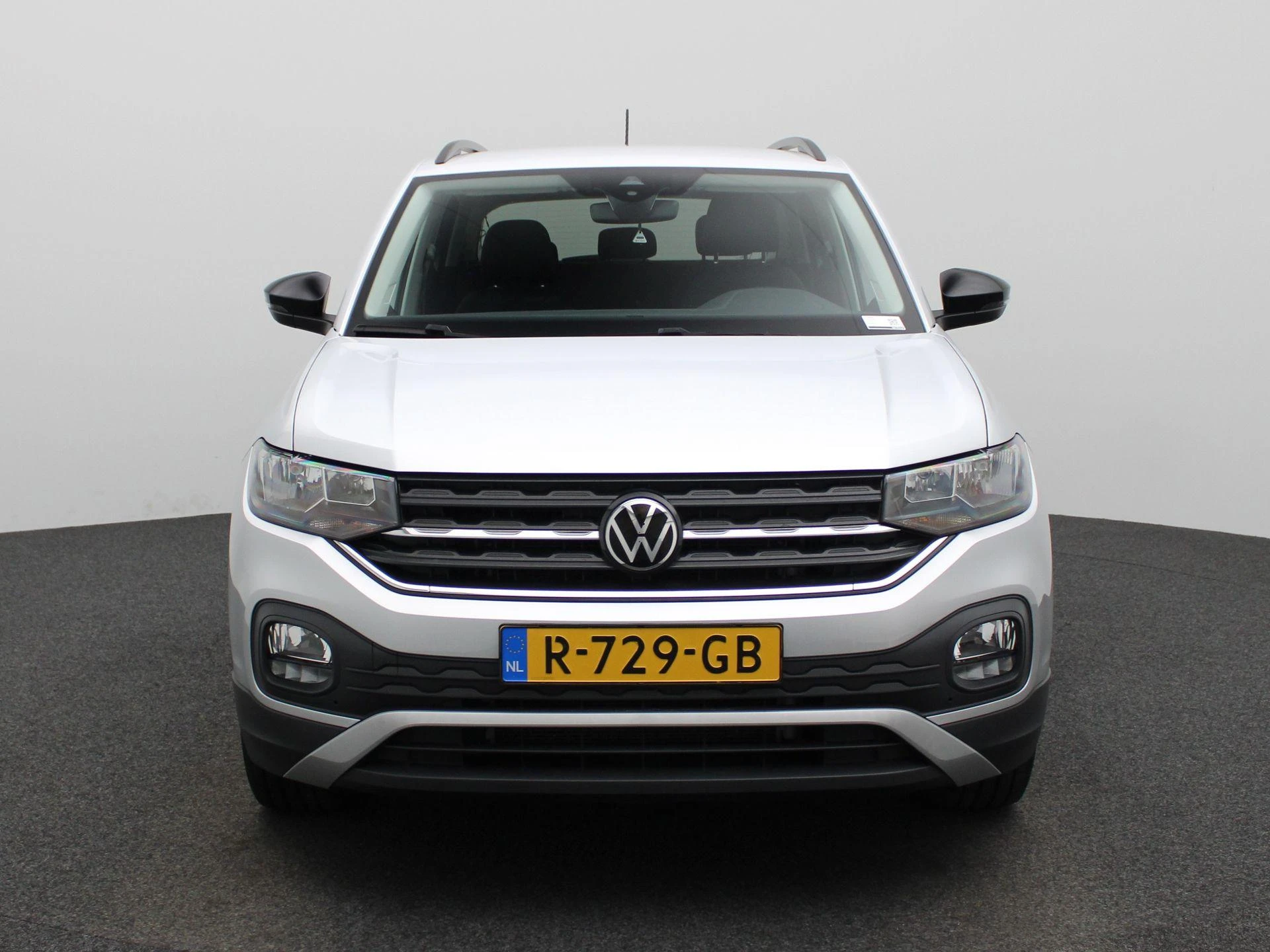 Volkswagen T-Cross met kenteken R-729-GB – autofoto 4