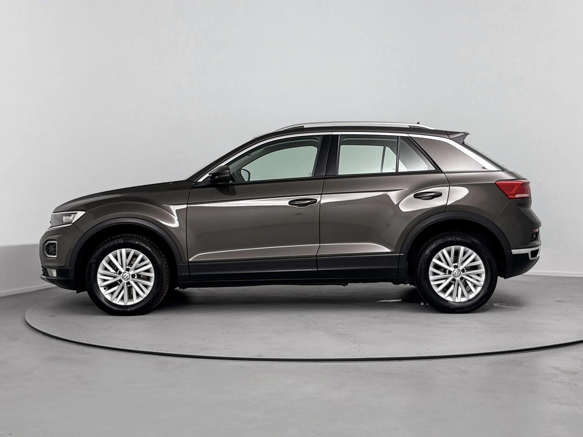 Volkswagen T-Roc met kenteken 51100 – autofoto 4