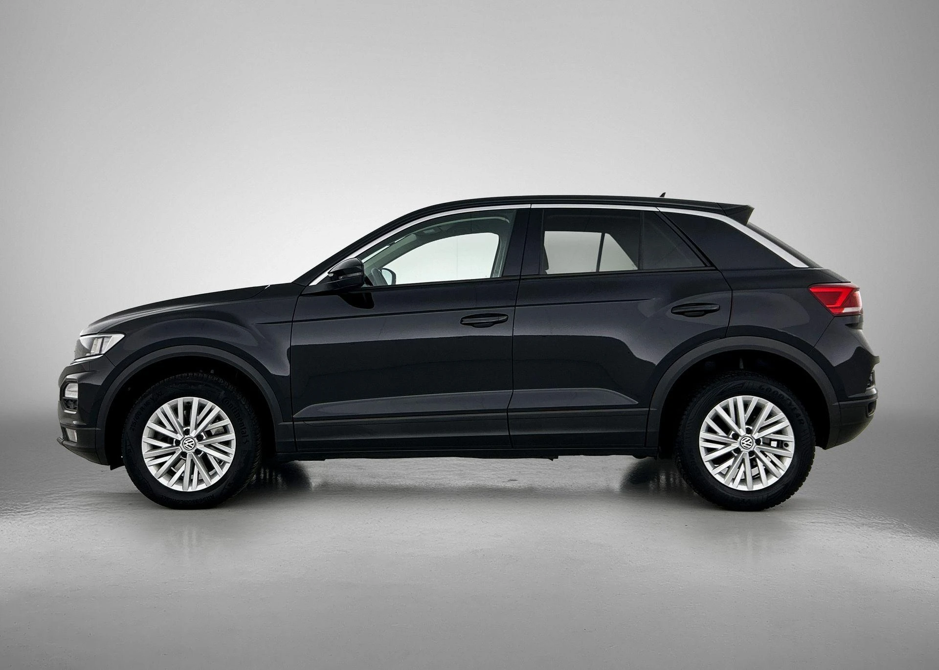 Volkswagen T-Roc met kenteken 53100 – autofoto 4