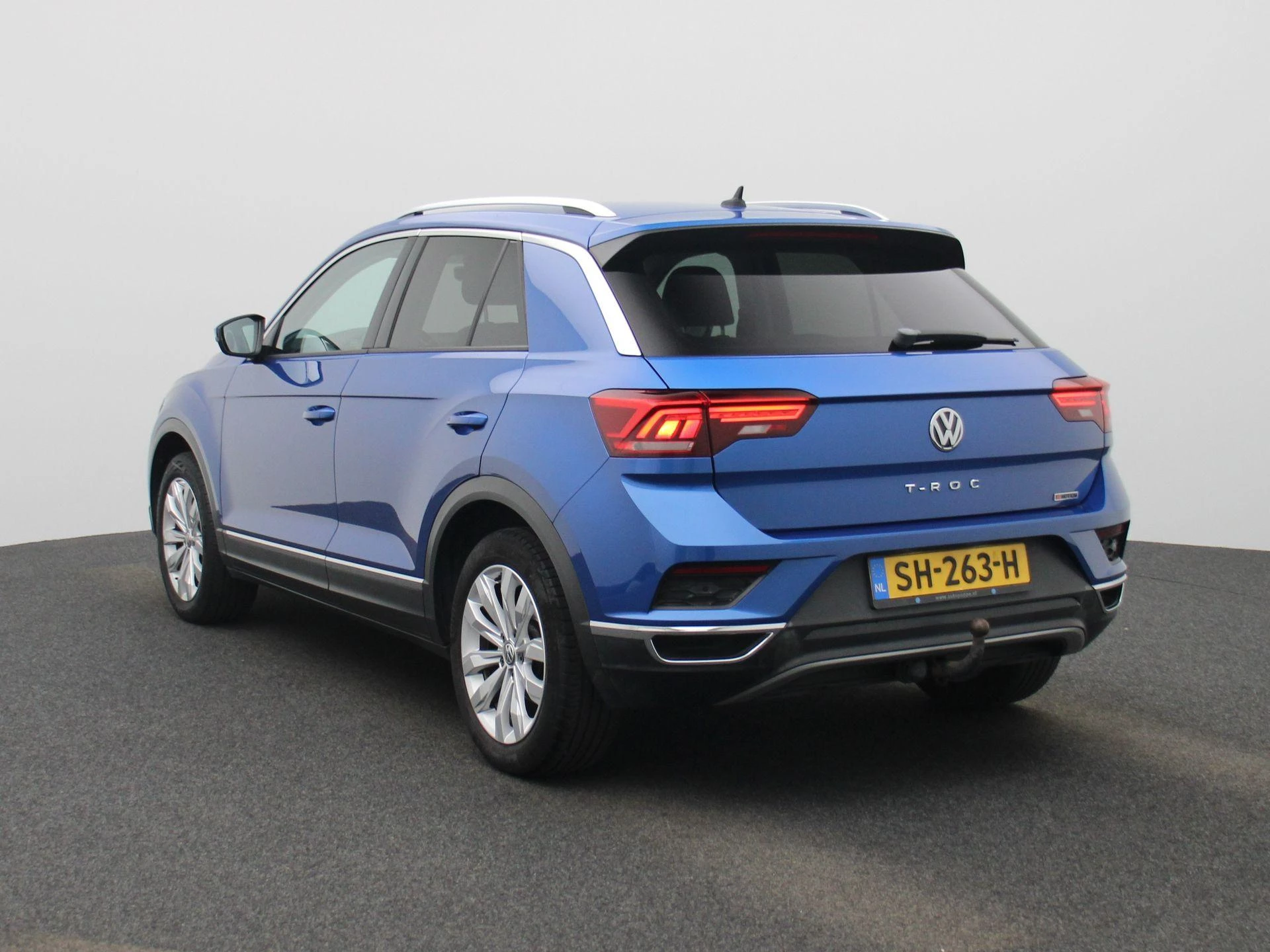 Volkswagen T-Roc met kenteken 67100 – autofoto 3