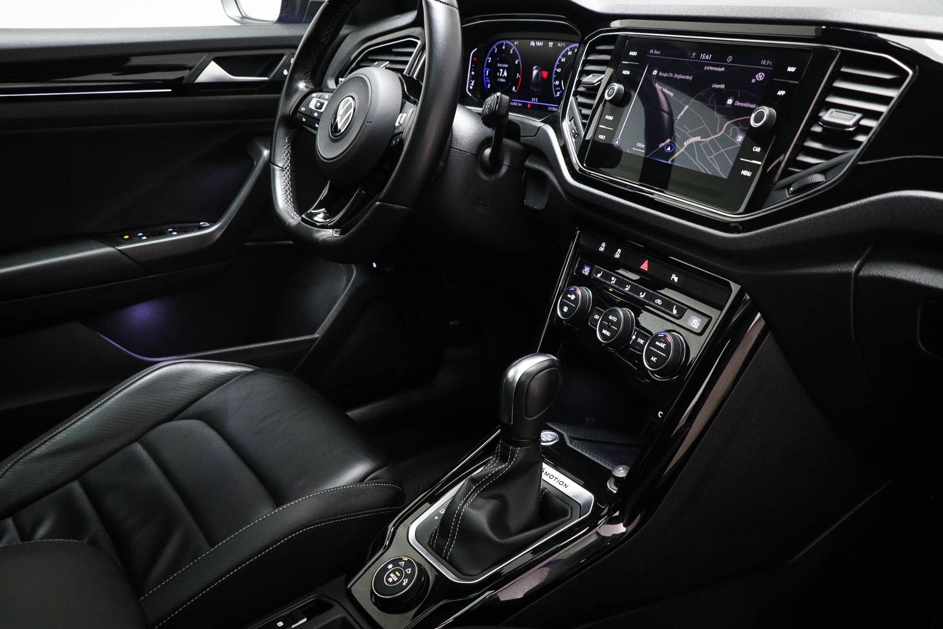 Volkswagen T-Roc met kenteken GFK-11-B – autofoto 3