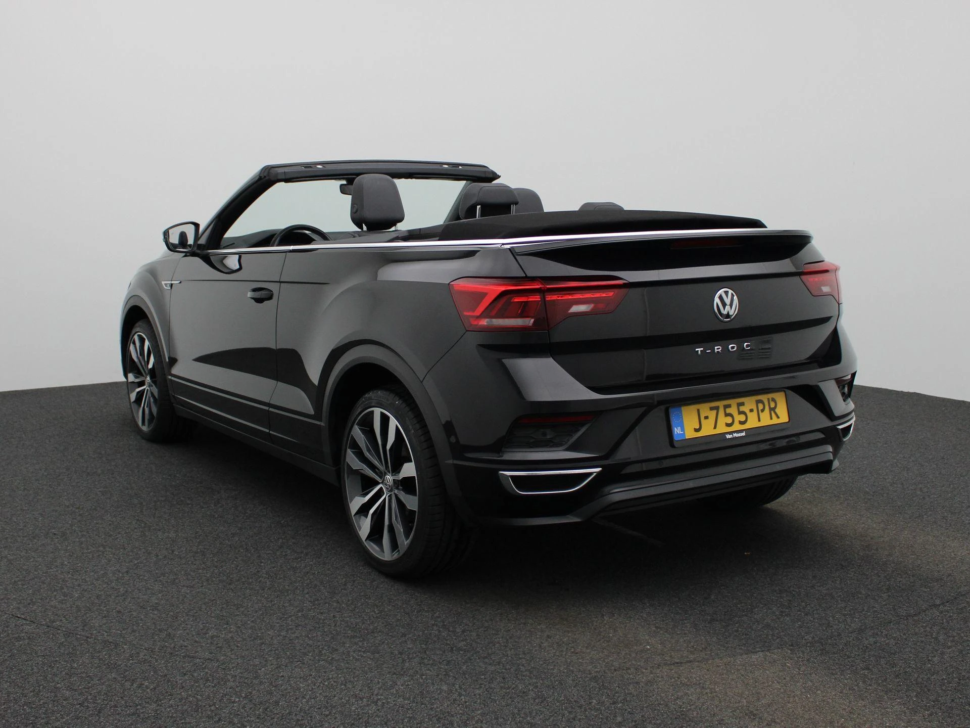 Volkswagen T-Roc met kenteken J-755-PR – autofoto 3