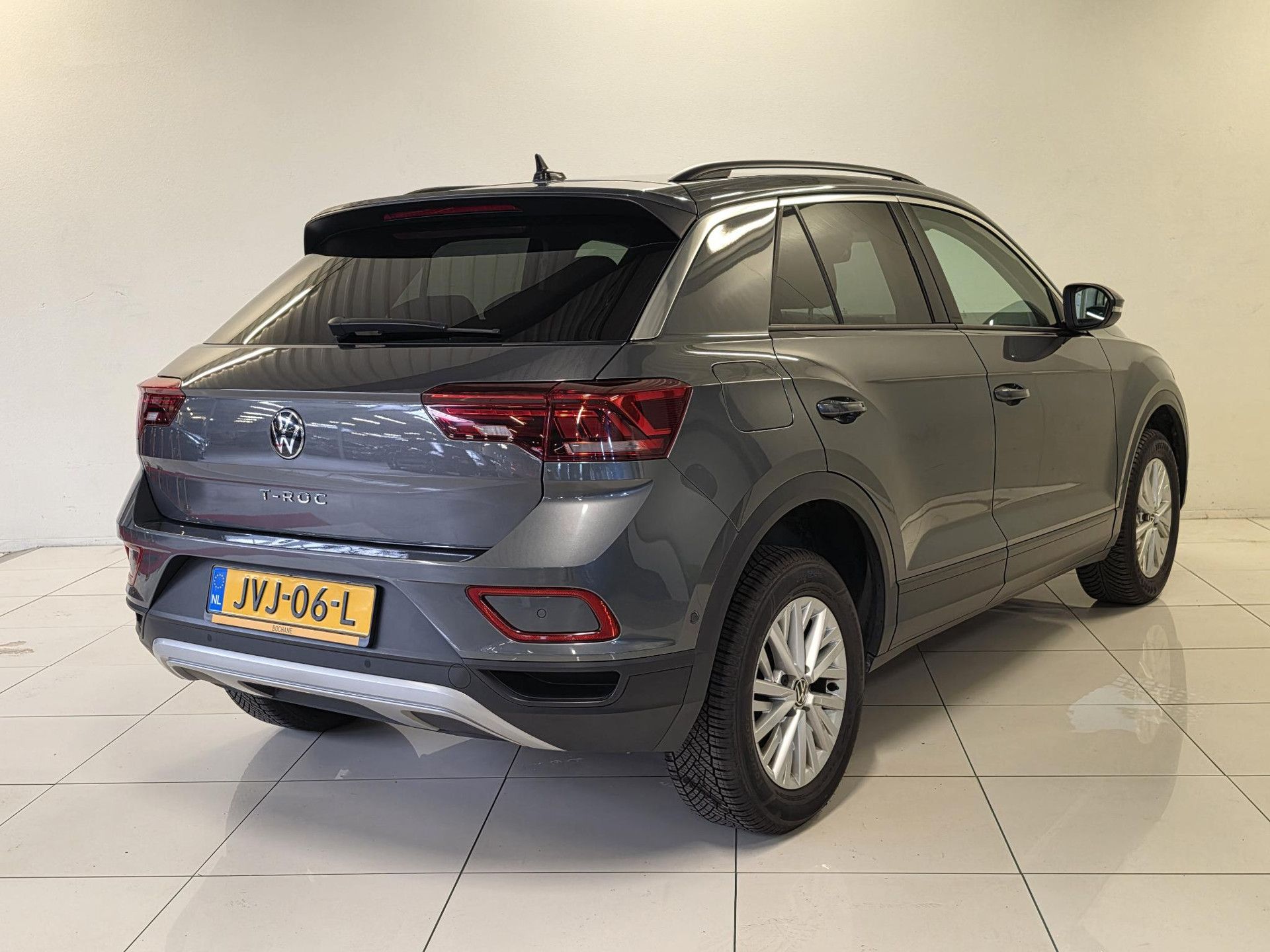 Volkswagen T-Roc met kenteken JVJ-06-L – autofoto 5