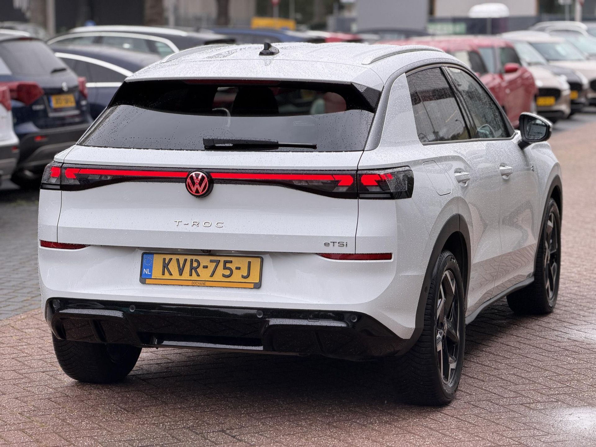 Volkswagen T-Roc met kenteken KVR-75-J – autofoto 2