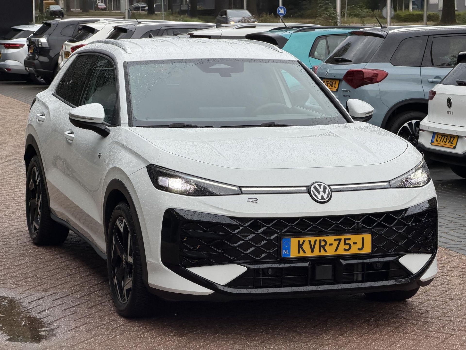 Volkswagen T-Roc met kenteken KVR-75-J – autofoto 5