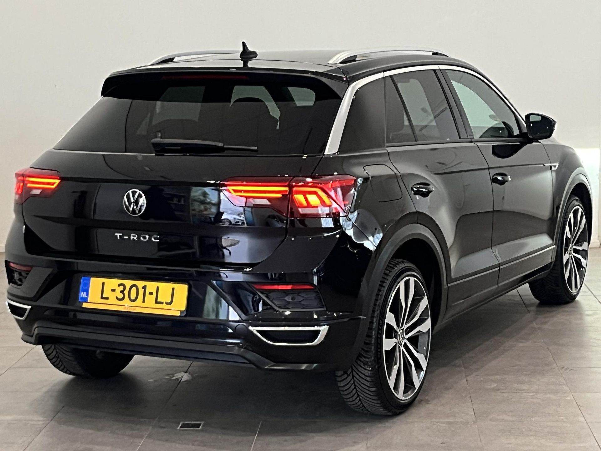 Volkswagen T-Roc met kenteken L-301-LJ – autofoto 2