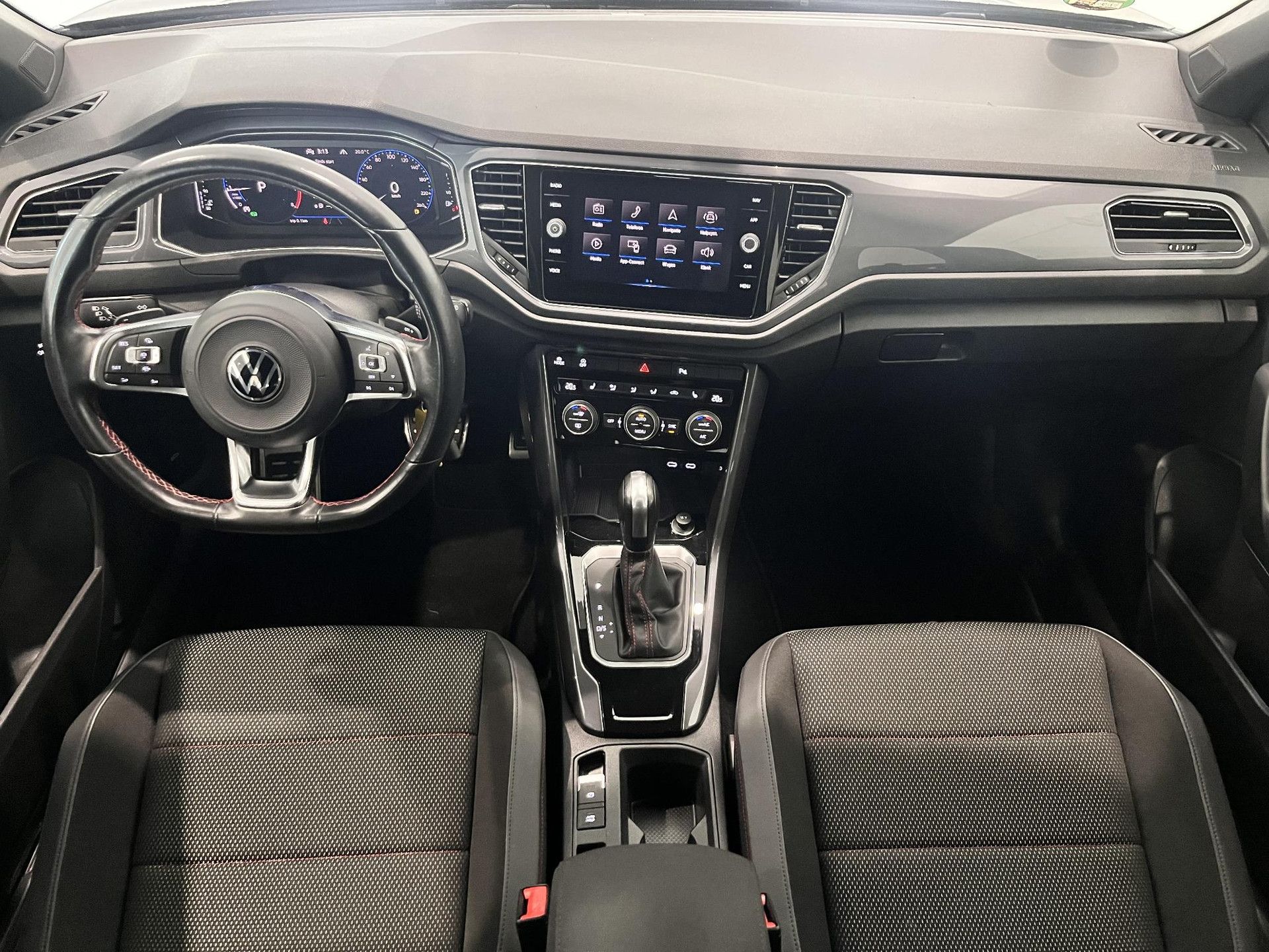 Volkswagen T-Roc met kenteken L-301-LJ – autofoto 3