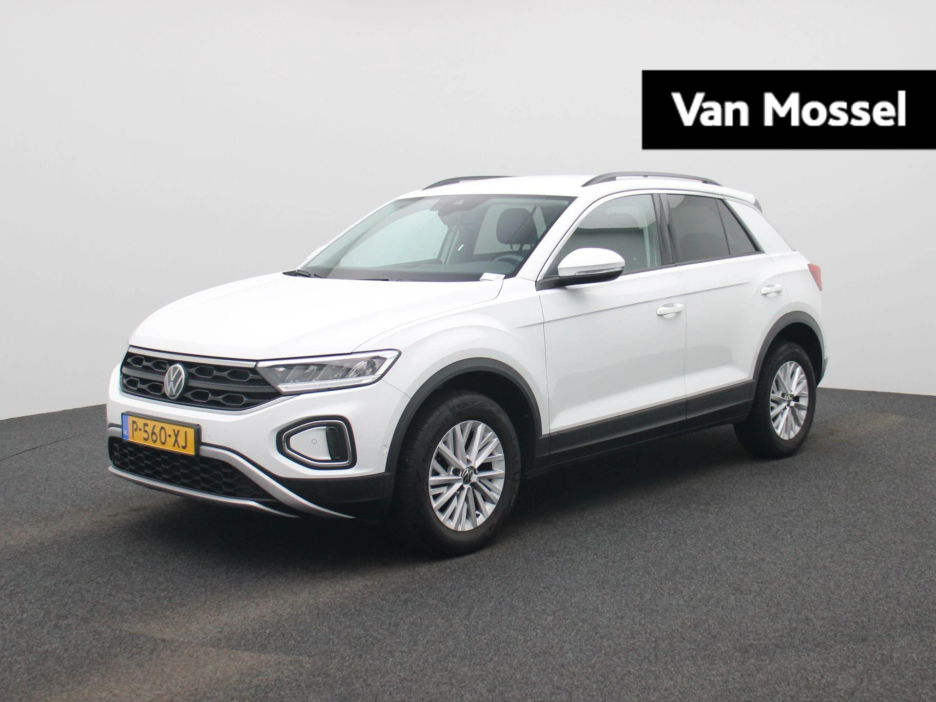 Volkswagen T-Roc met kenteken P-560-XJ – autofoto 2