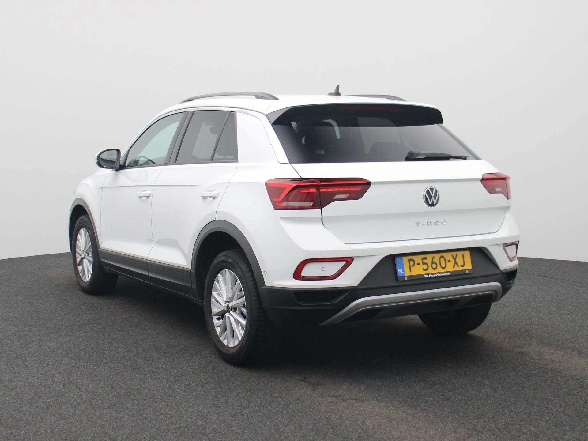 Volkswagen T-Roc met kenteken P-560-XJ – autofoto 3