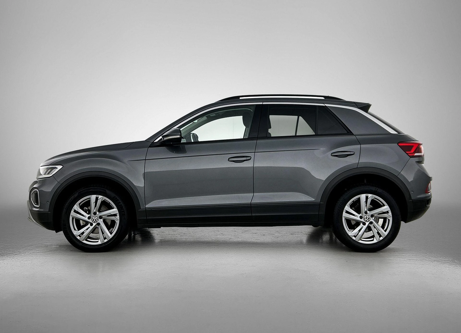 Volkswagen T-Roc met kenteken P-671-VV – autofoto 4