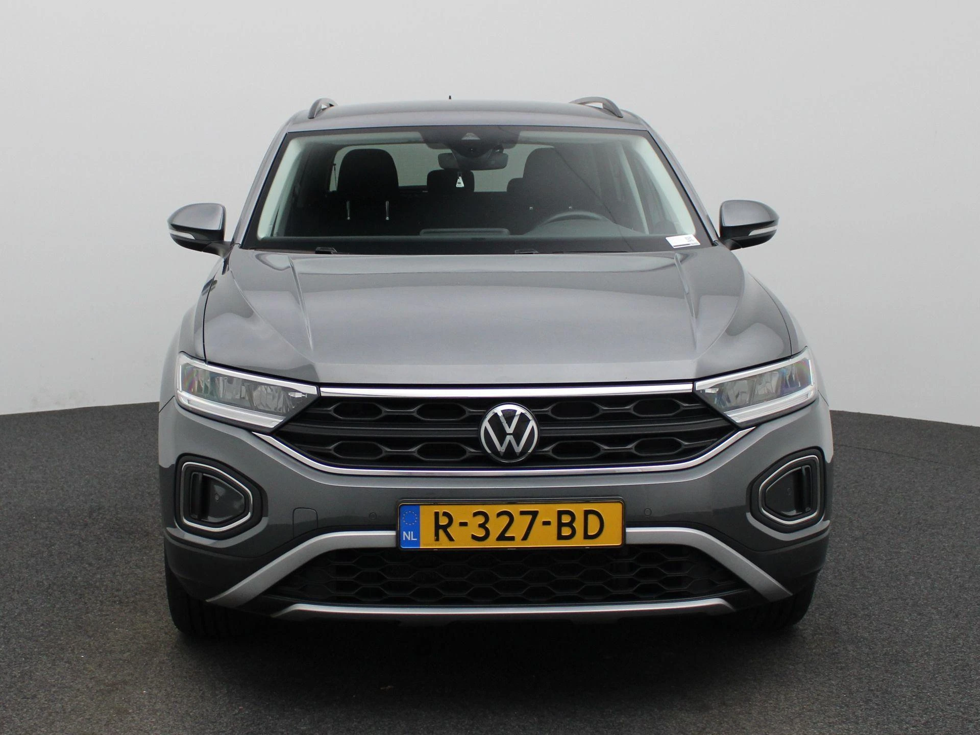 Volkswagen T-Roc met kenteken R-327-BD – autofoto 4