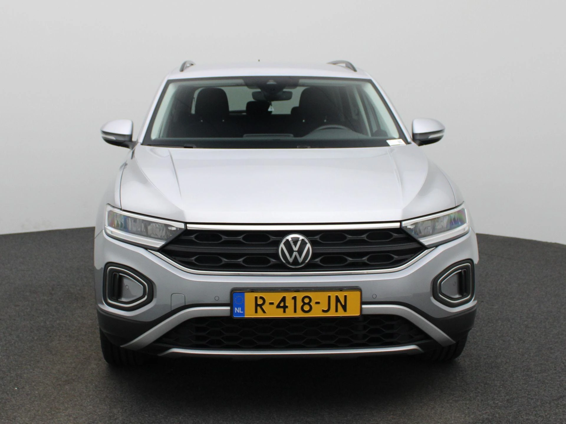 Volkswagen T-Roc met kenteken R-418-JN – autofoto 4