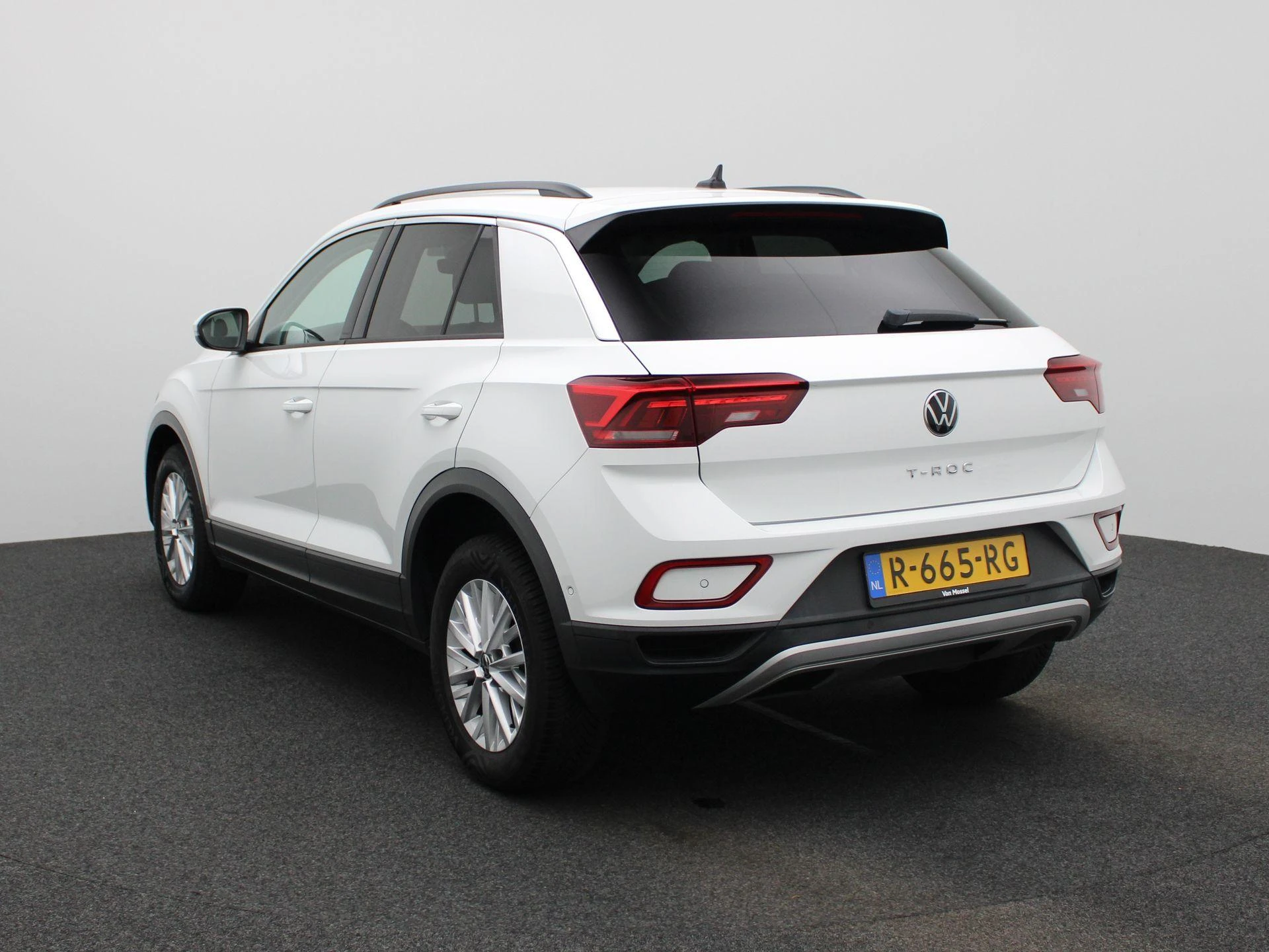 Volkswagen T-Roc met kenteken R-665-RG – autofoto 3