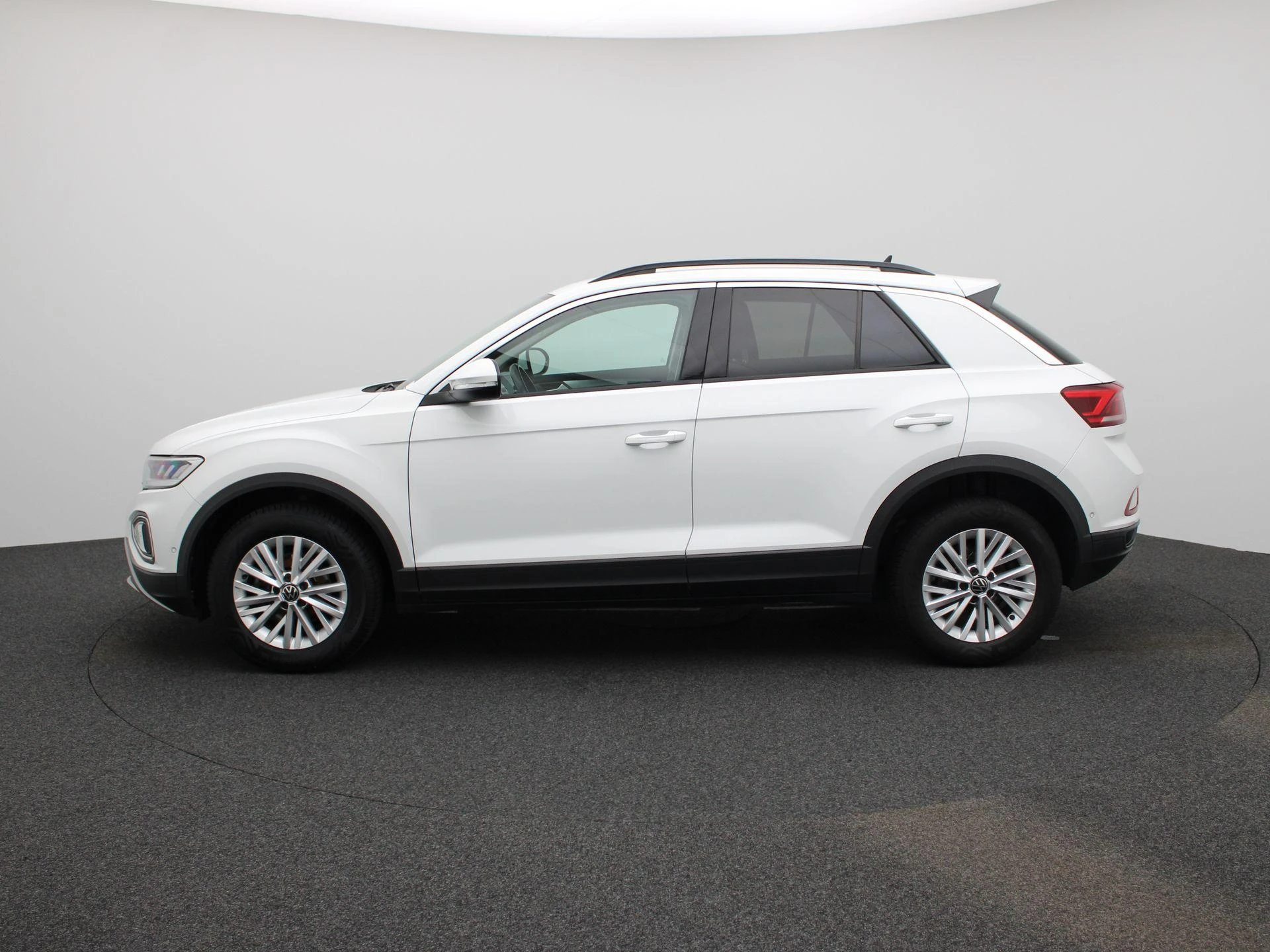 Volkswagen T-Roc met kenteken R-665-RG – autofoto 5