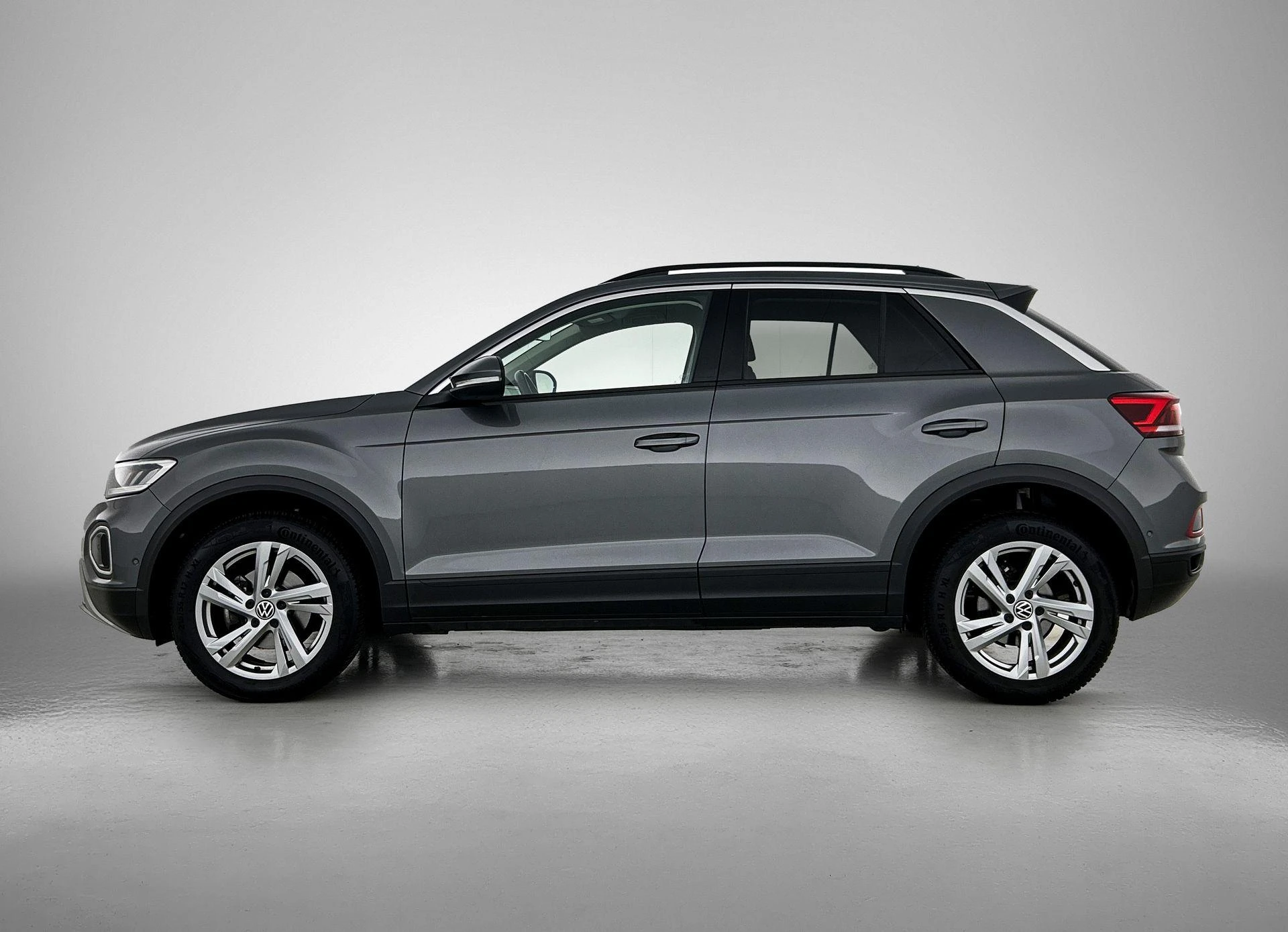 Volkswagen T-Roc met kenteken R-748-NP – autofoto 4