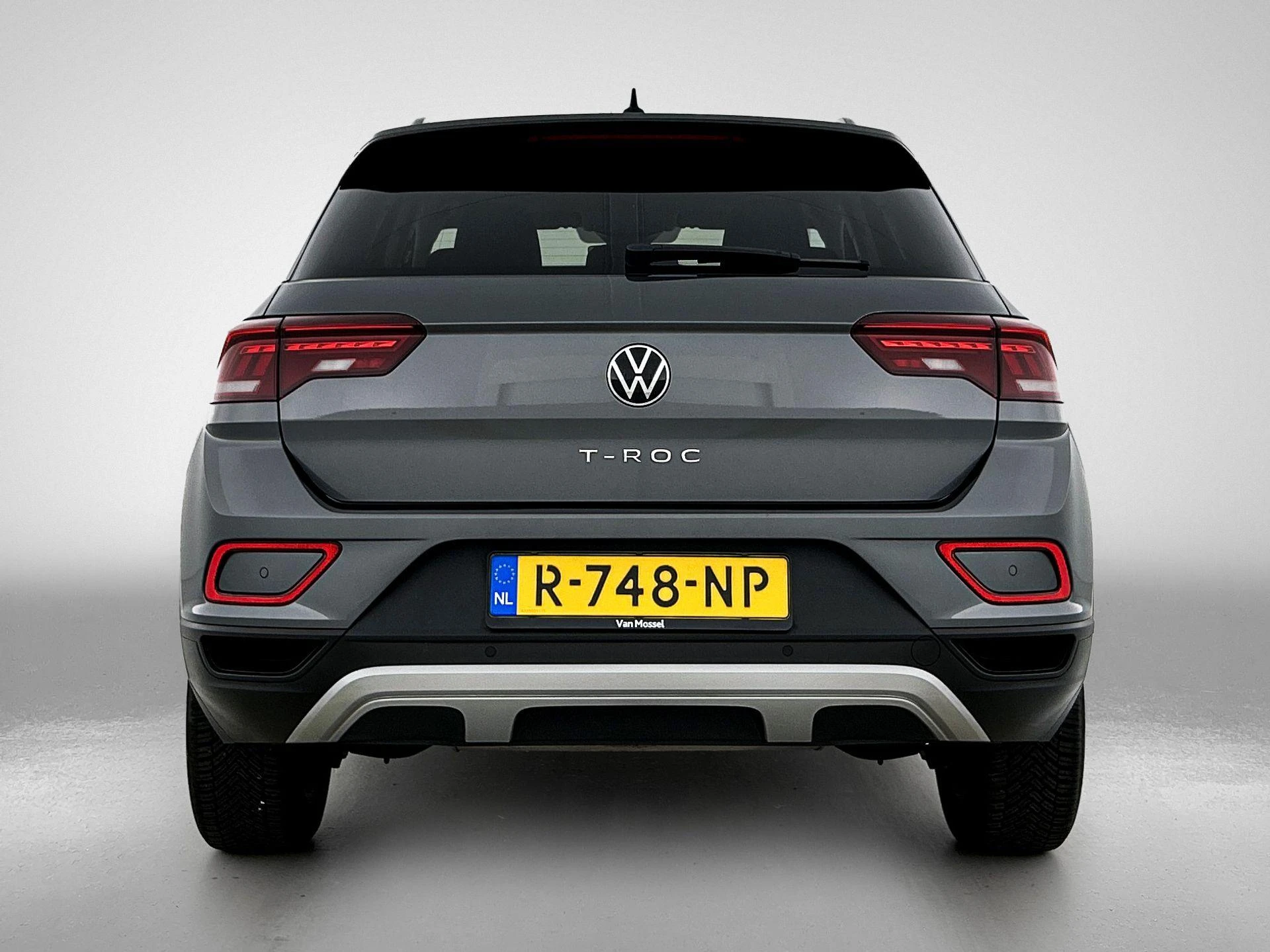 Volkswagen T-Roc met kenteken R-748-NP – autofoto 5