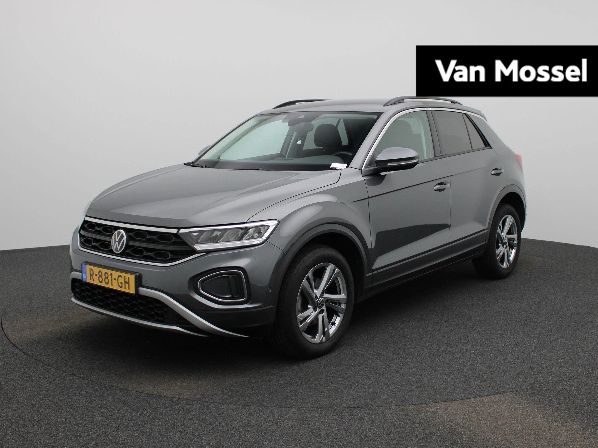 Volkswagen T-Roc met kenteken R-881-GH – autofoto 2