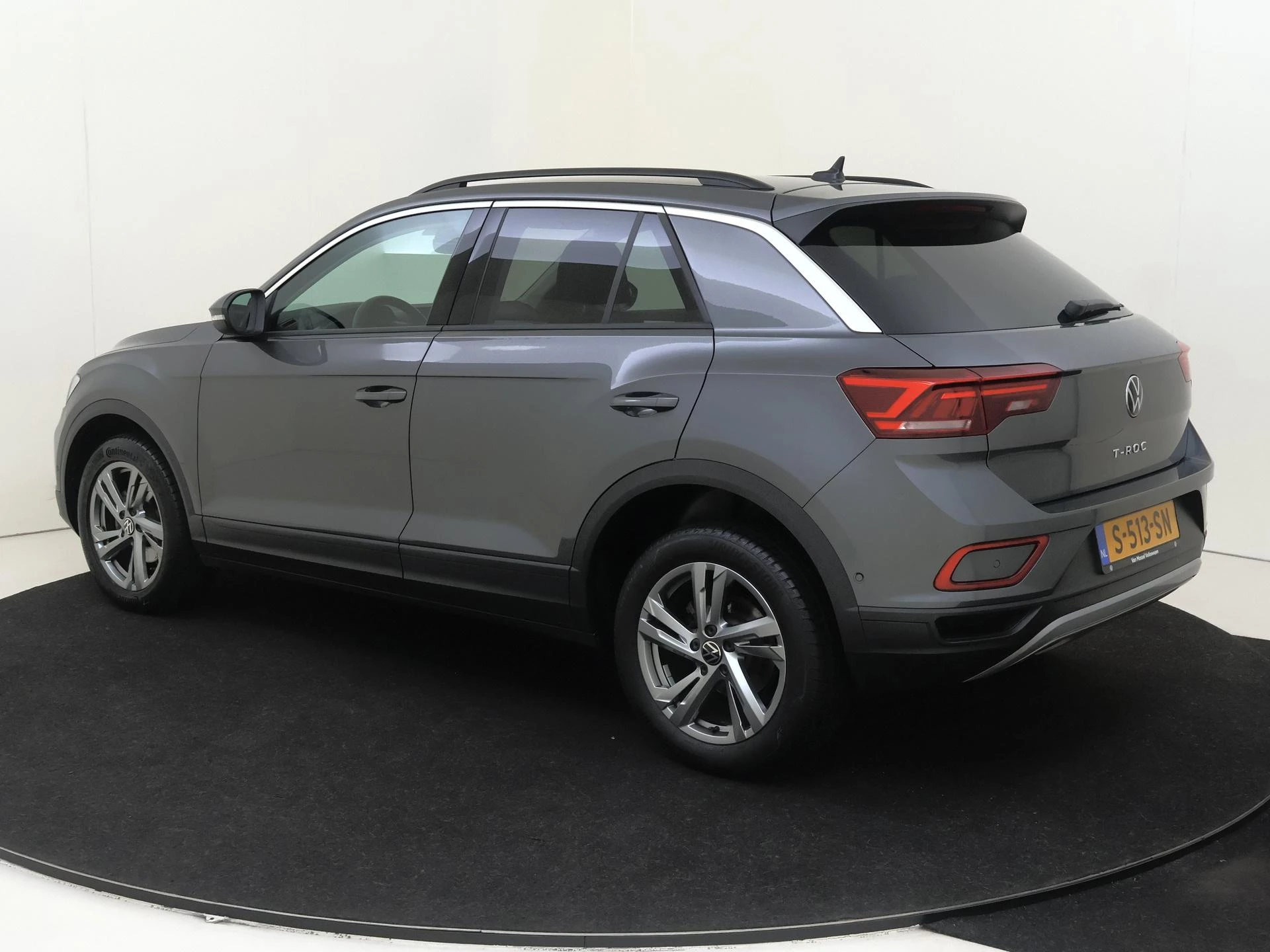 Volkswagen T-Roc met kenteken S-513-SN – autofoto 4
