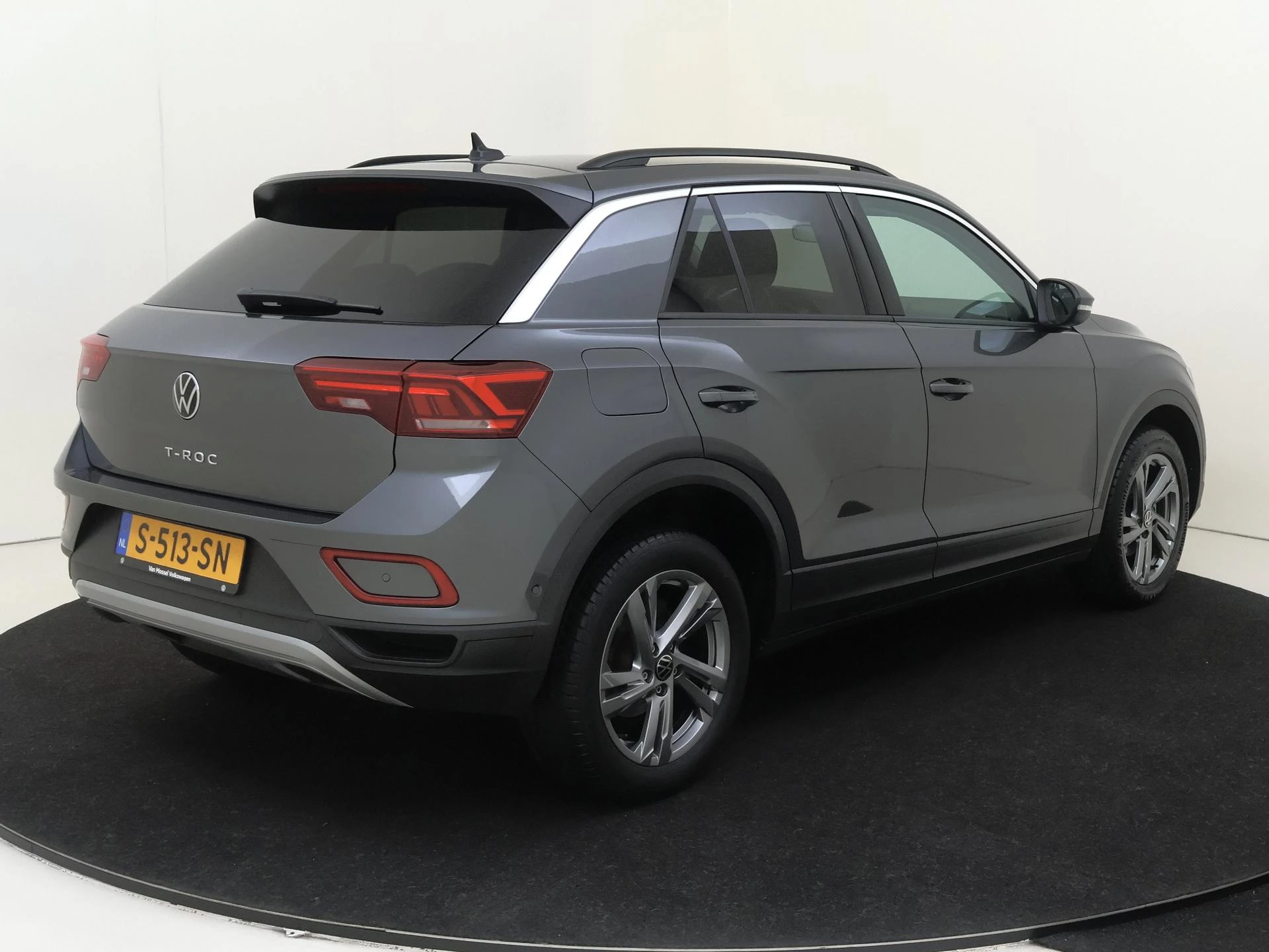 Volkswagen T-Roc met kenteken S-513-SN – autofoto 5