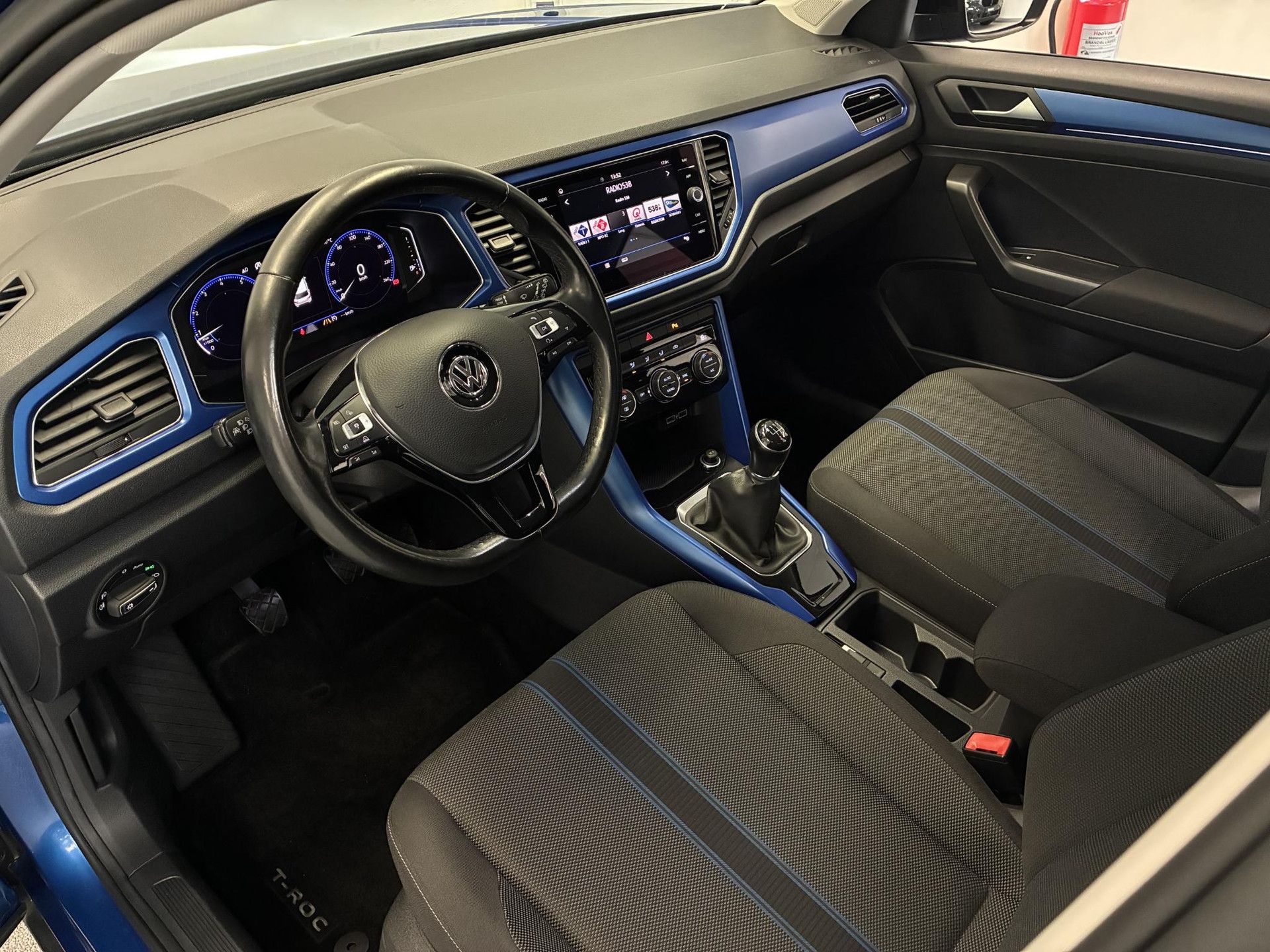 Volkswagen T-Roc met kenteken ST-754-J – autofoto 3