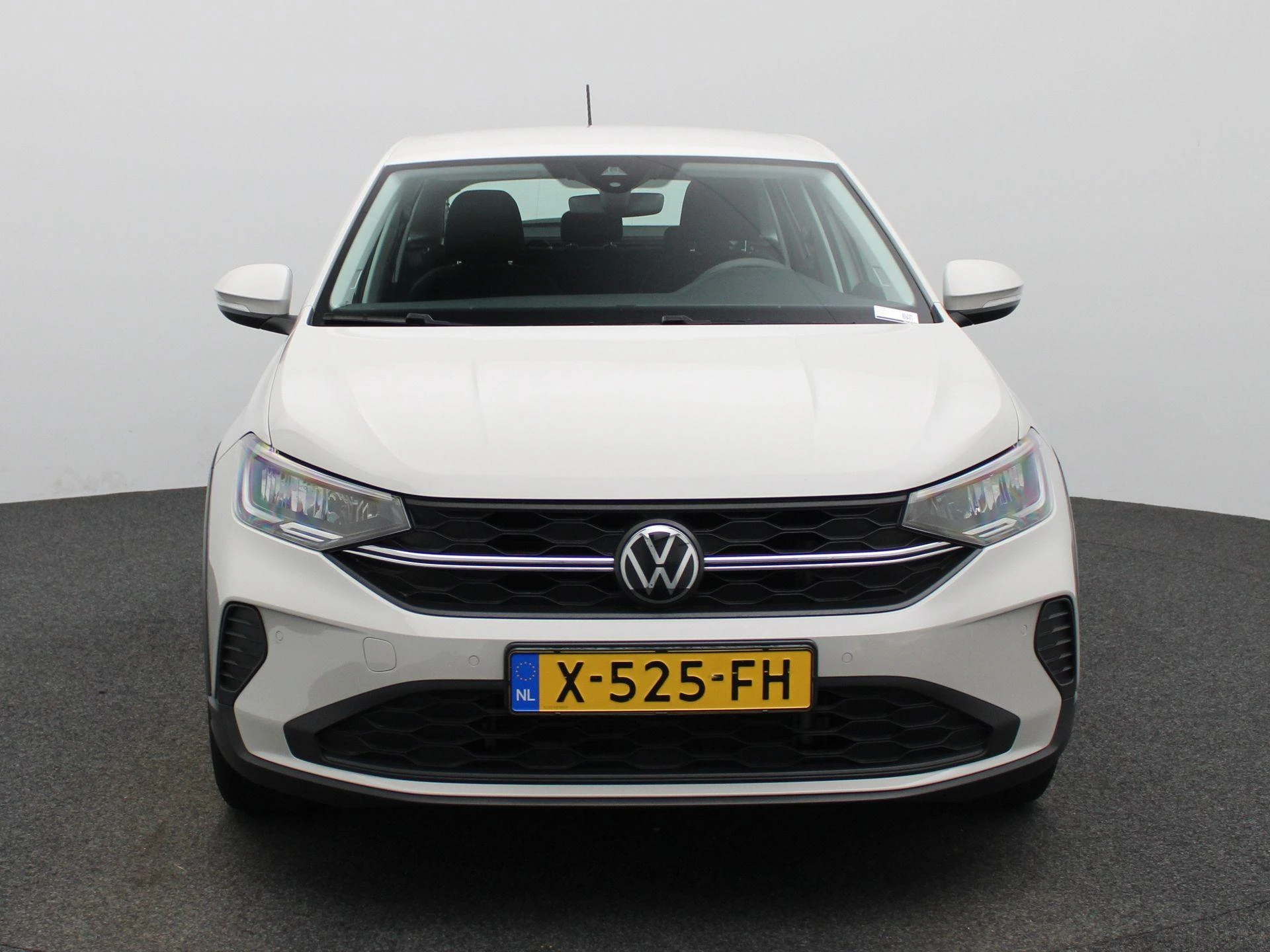 Volkswagen Taigo met kenteken X-525-FH – autofoto 4