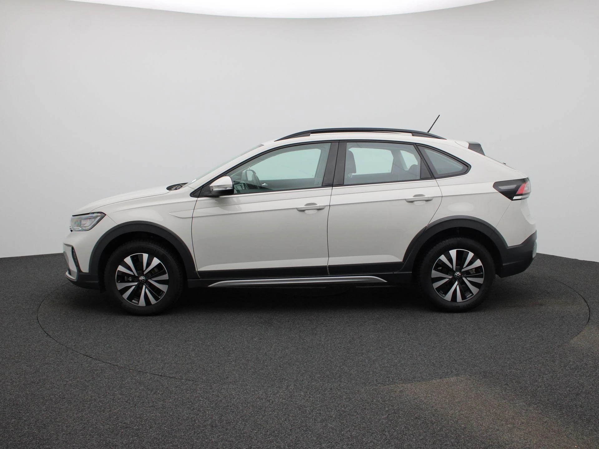 Volkswagen Taigo met kenteken X-884-BT – autofoto 5