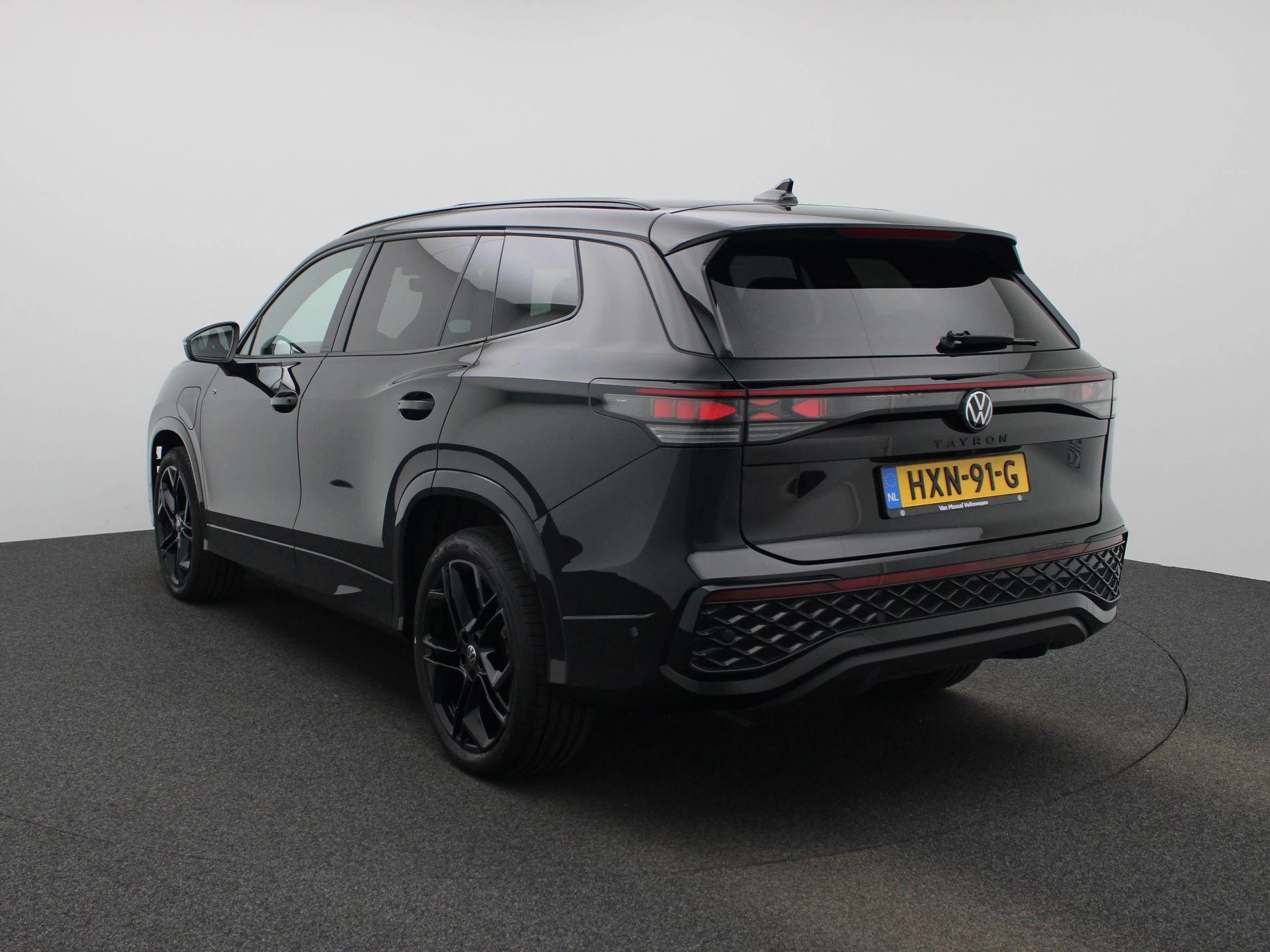 Volkswagen Tayron met kenteken 16100 – autofoto 3