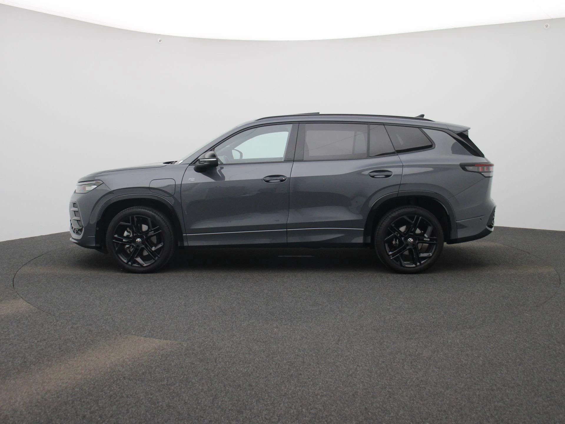 Volkswagen Tayron met kenteken 16100 – autofoto 5