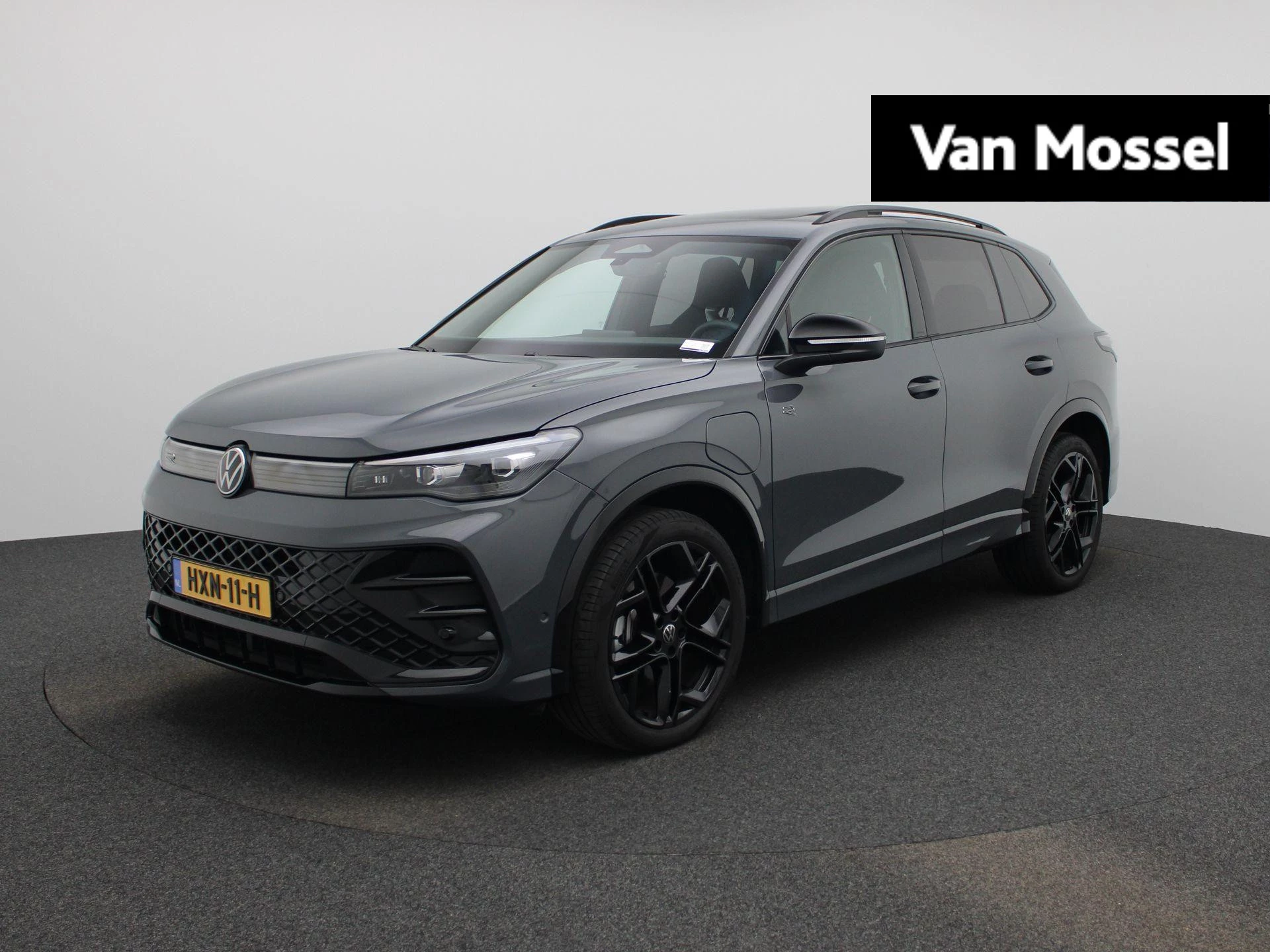 Volkswagen Tiguan met kenteken 04100 – autofoto 2