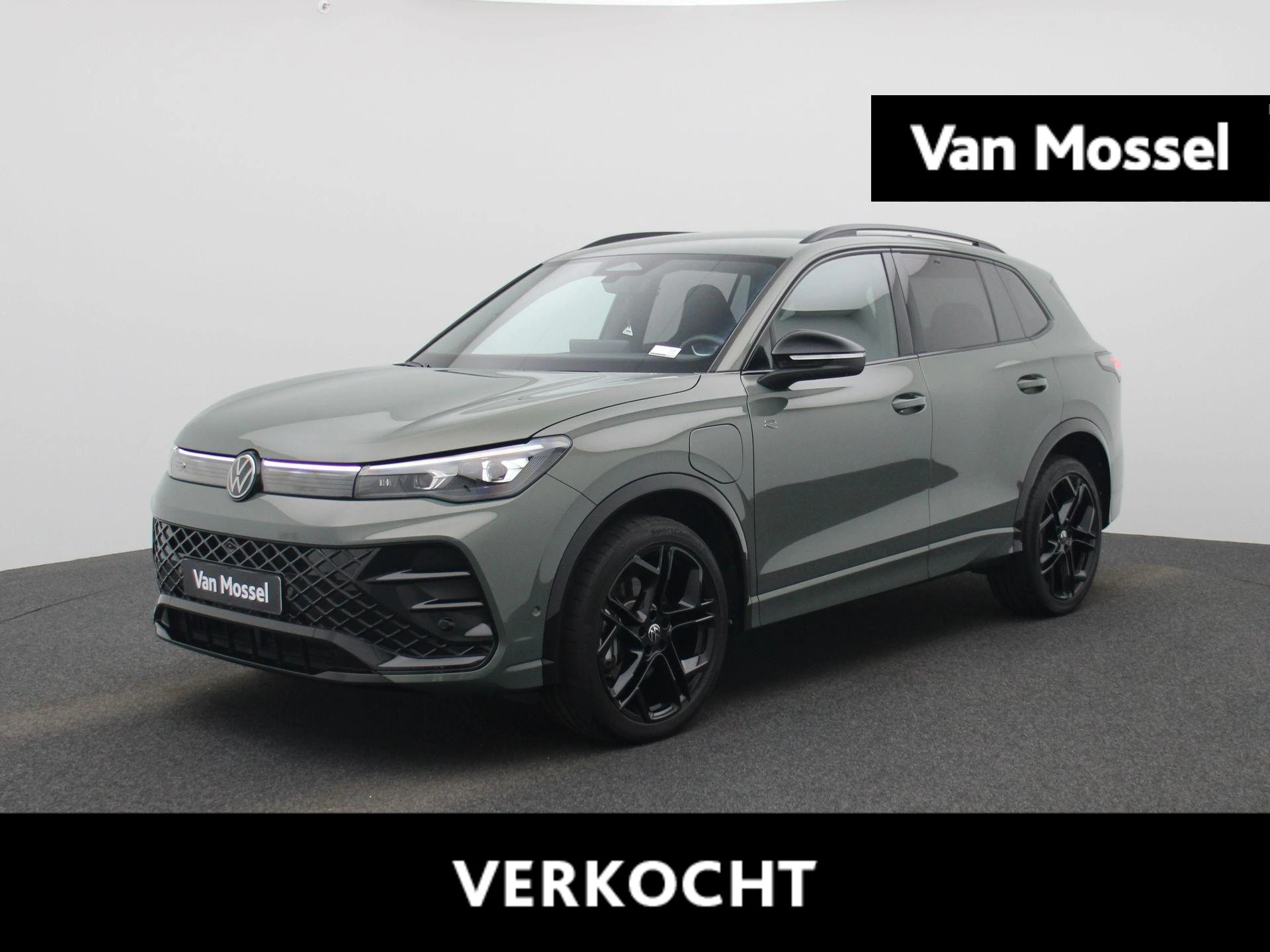 Volkswagen Tiguan met kenteken 04100 – autofoto 2