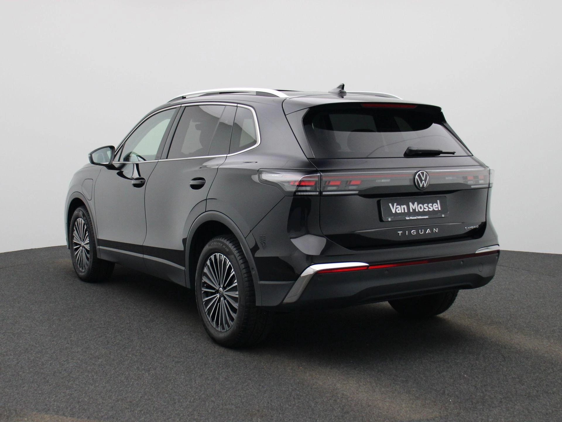 Volkswagen Tiguan met kenteken 04100 – autofoto 4