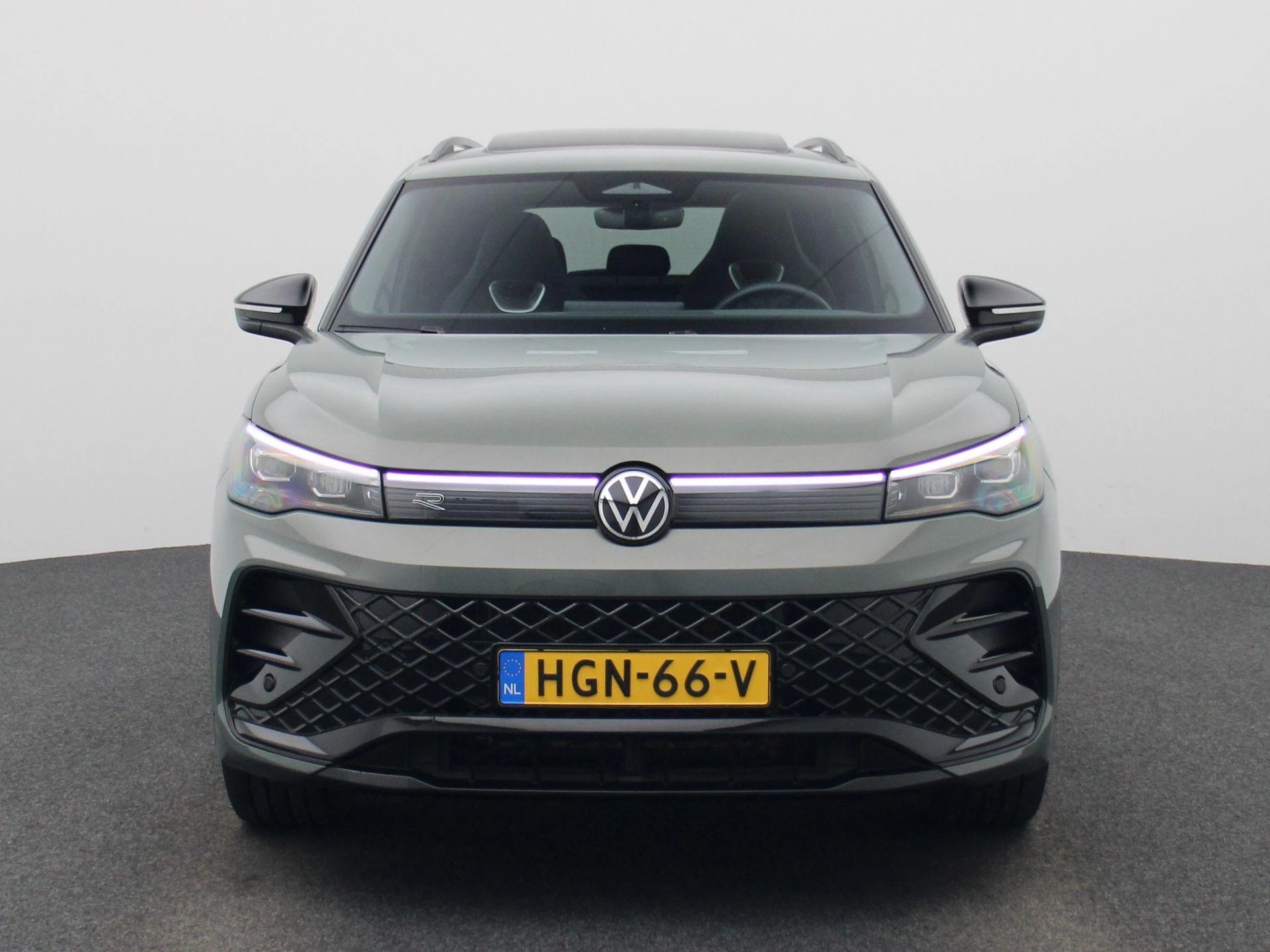 Volkswagen Tiguan met kenteken 04100 – autofoto 4