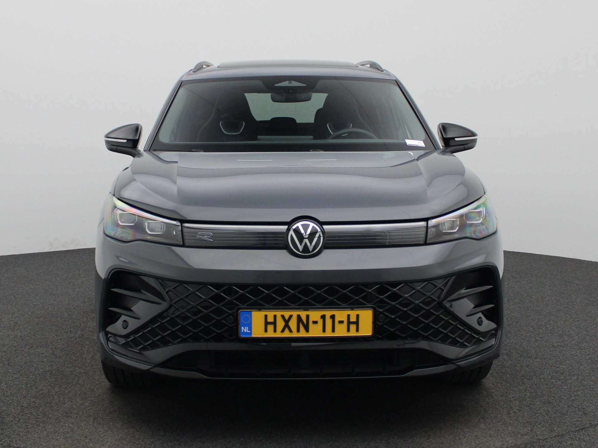 Volkswagen Tiguan met kenteken 04100 – autofoto 4