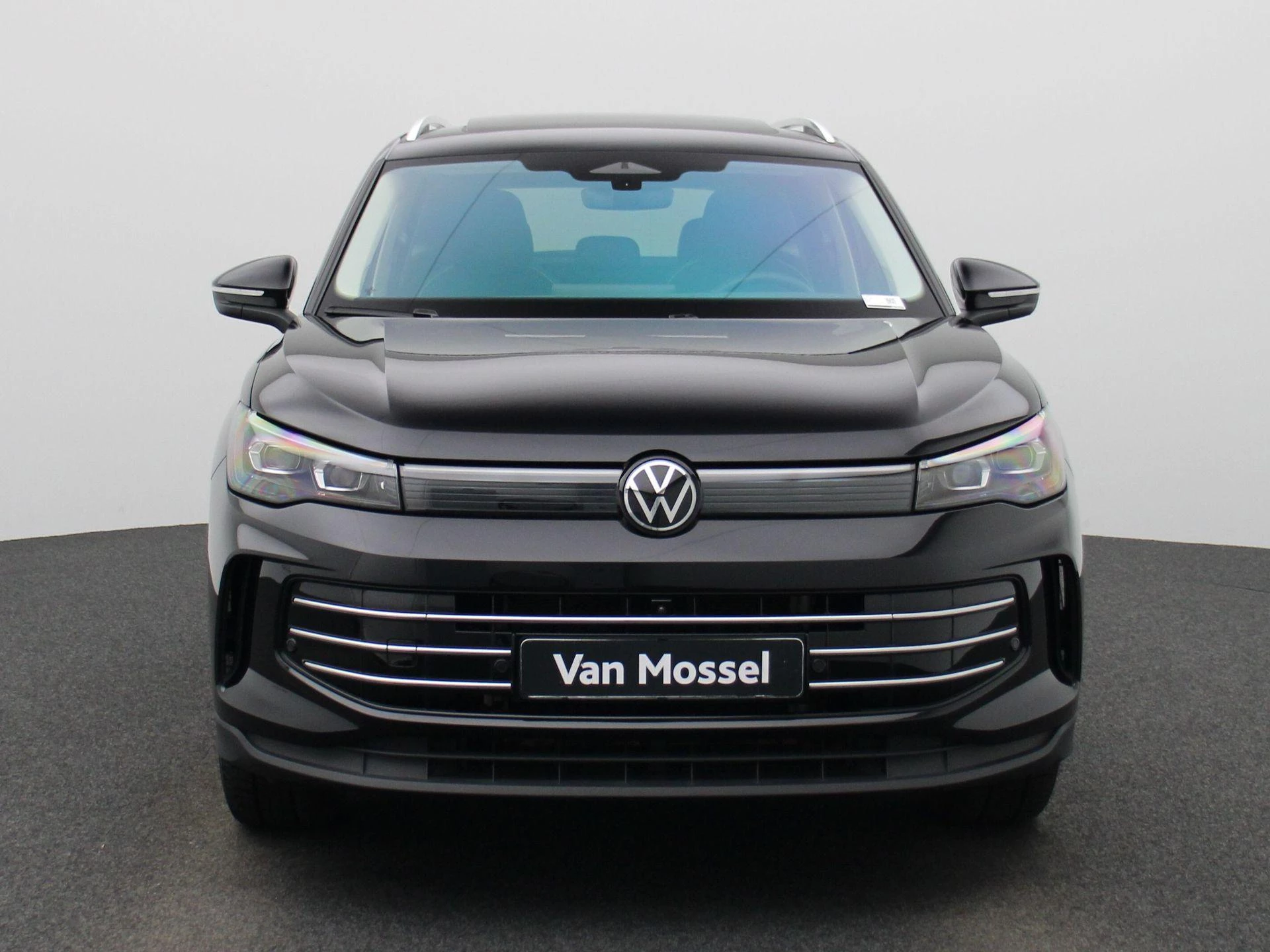 Volkswagen Tiguan met kenteken 04100 – autofoto 5