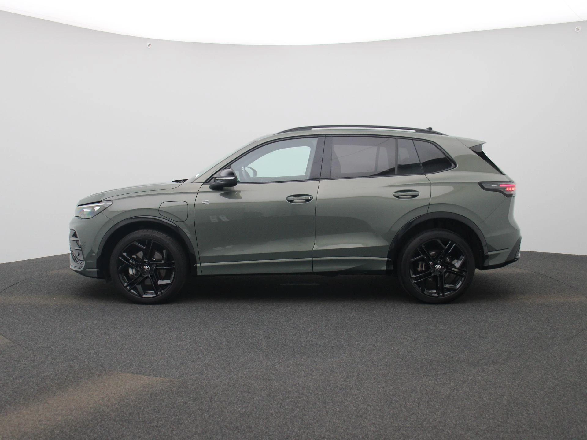 Volkswagen Tiguan met kenteken 04100 – autofoto 5