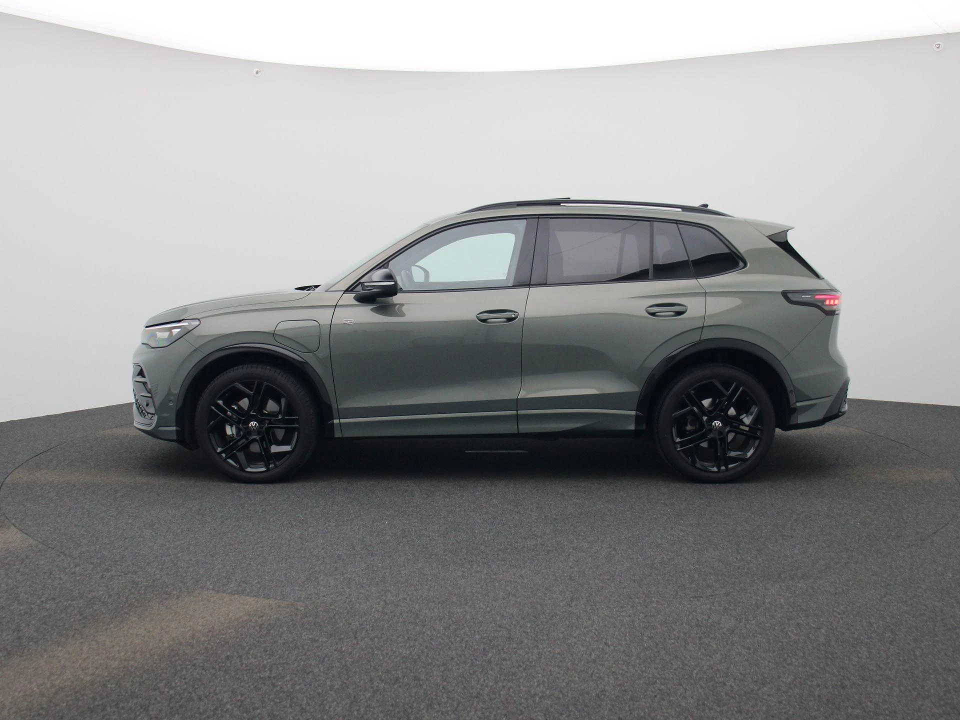 Volkswagen Tiguan met kenteken 04100 – autofoto 5
