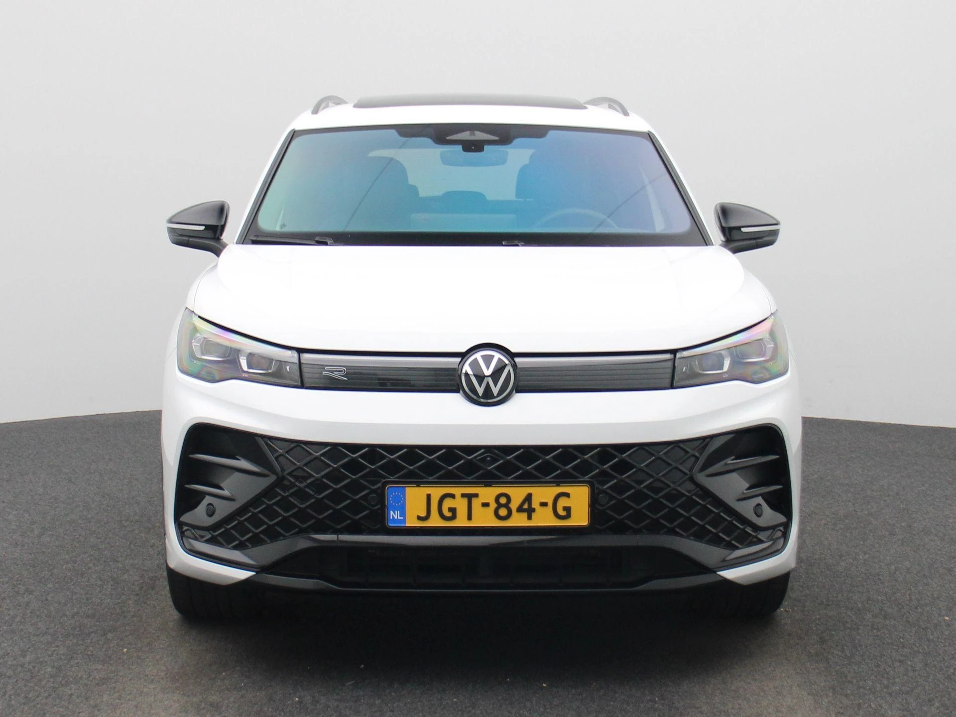 Volkswagen Tiguan met kenteken 05100 – autofoto 4