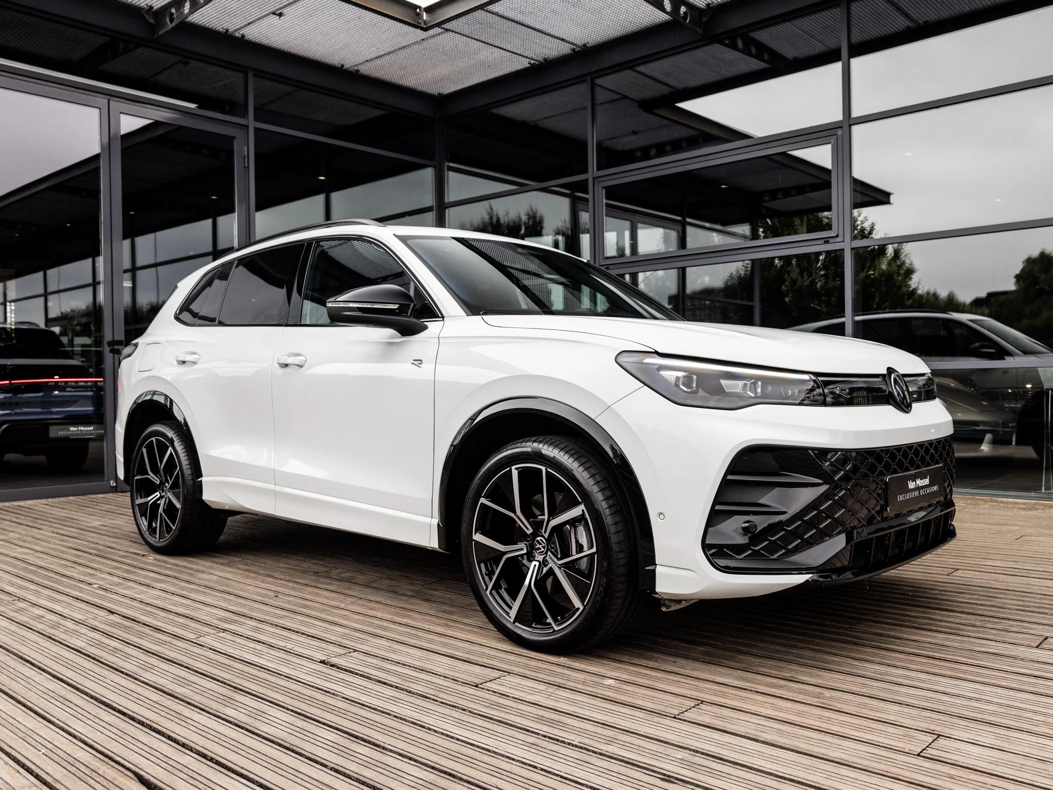 Volkswagen Tiguan met kenteken 118 – autofoto 5