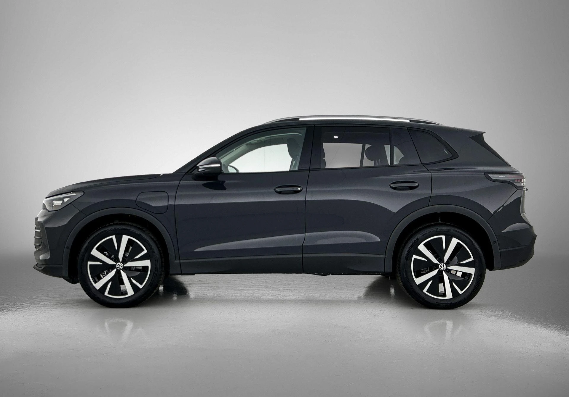 Volkswagen Tiguan met kenteken 125 – autofoto 4