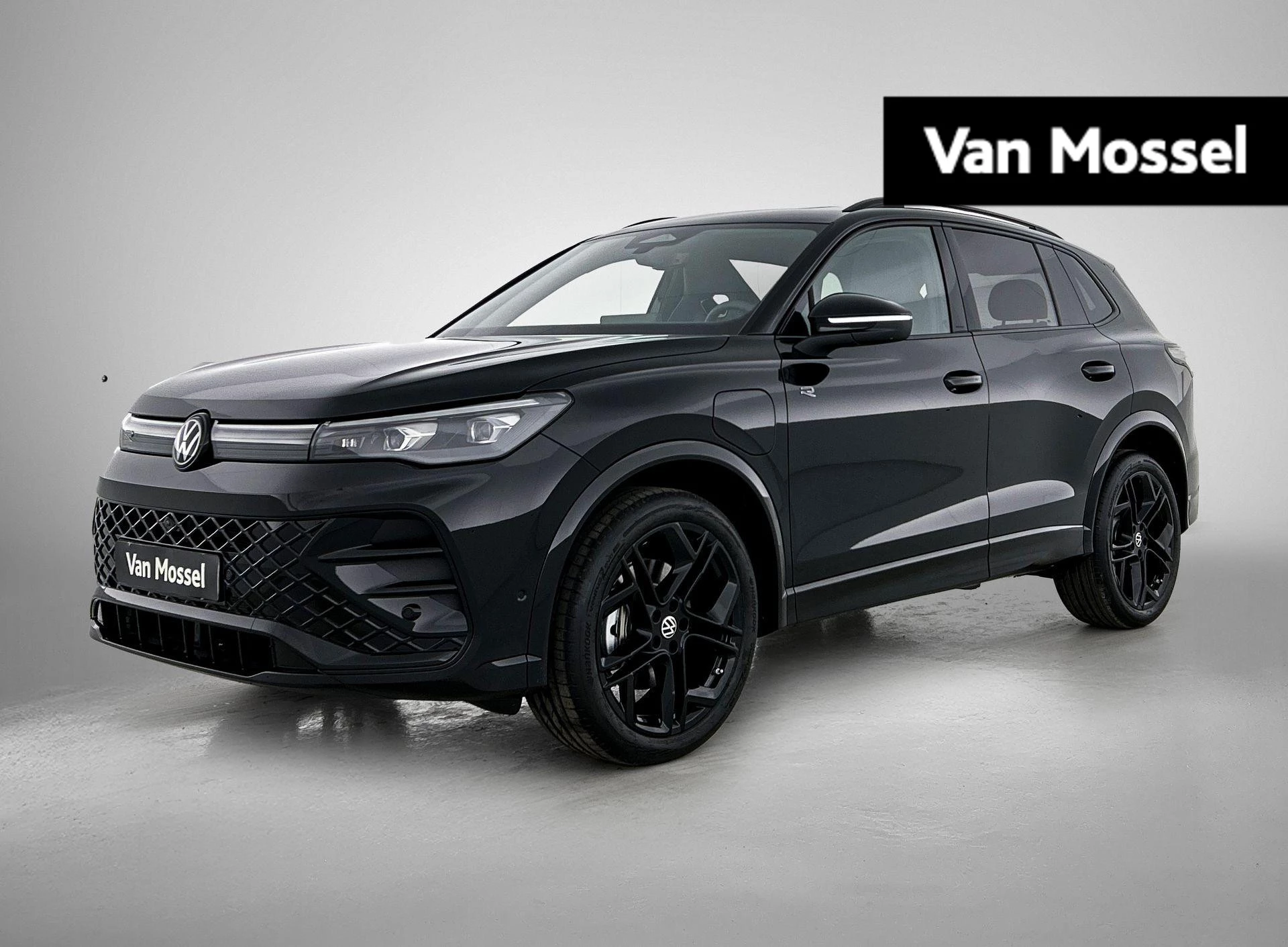 Volkswagen Tiguan met kenteken 16100 – autofoto 2