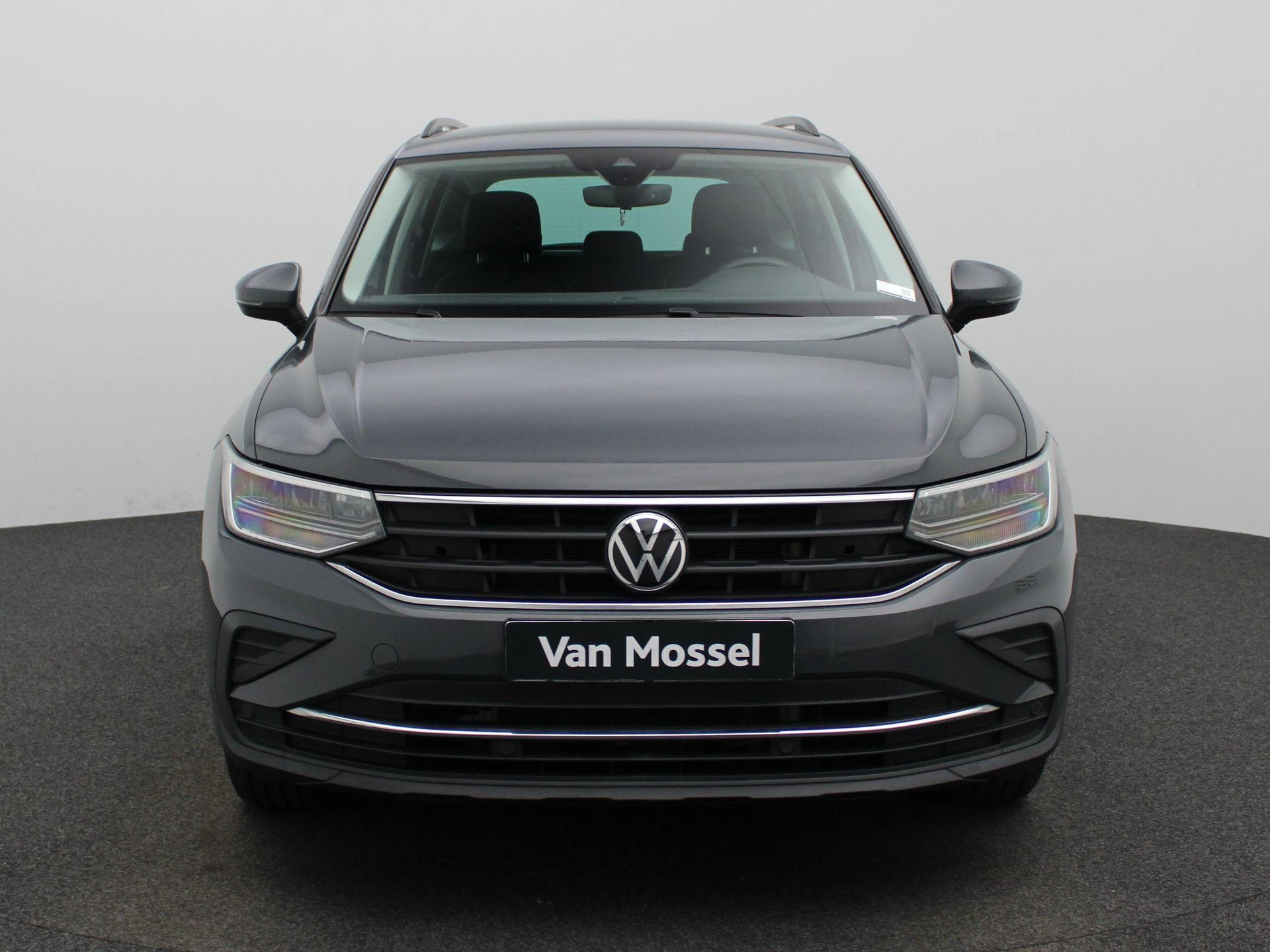 Volkswagen Tiguan met kenteken 17100 – autofoto 4
