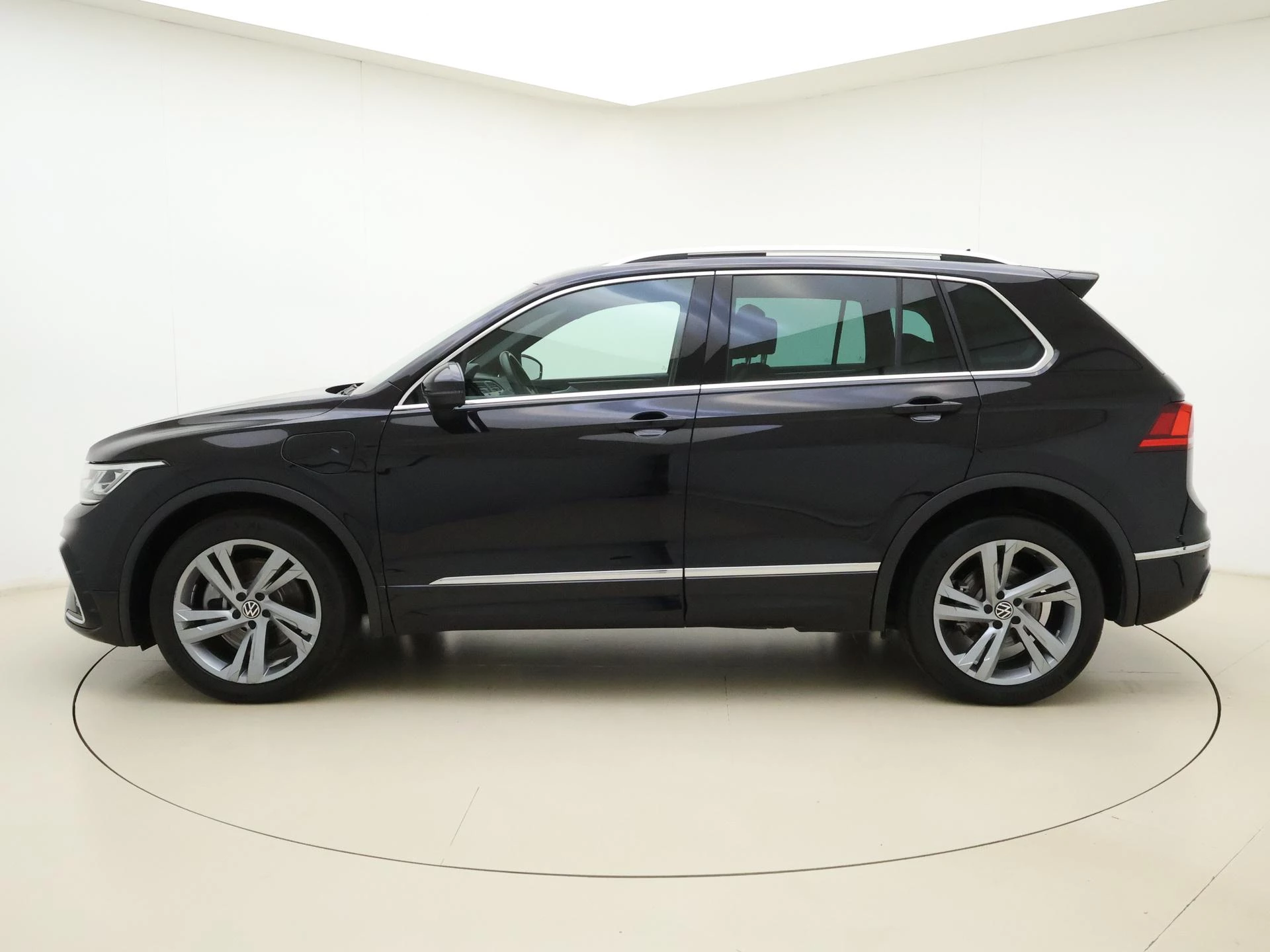 Volkswagen Tiguan met kenteken 49 – autofoto 3