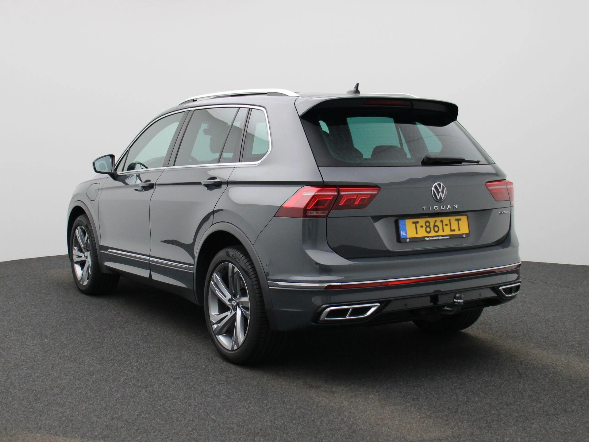 Volkswagen Tiguan met kenteken 49 – autofoto 3