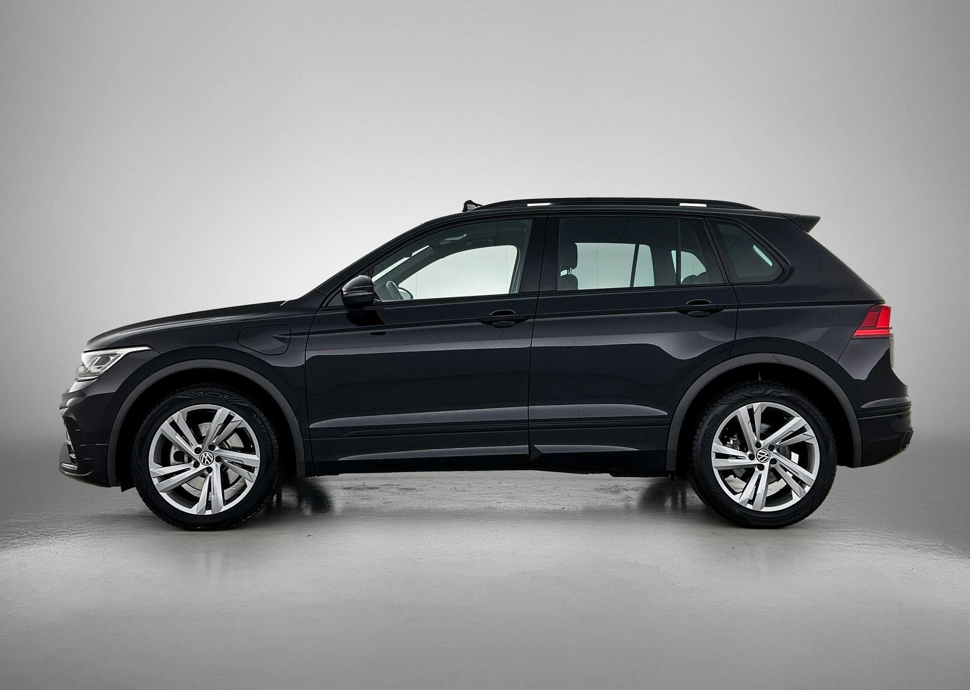 Volkswagen Tiguan met kenteken 49 – autofoto 4