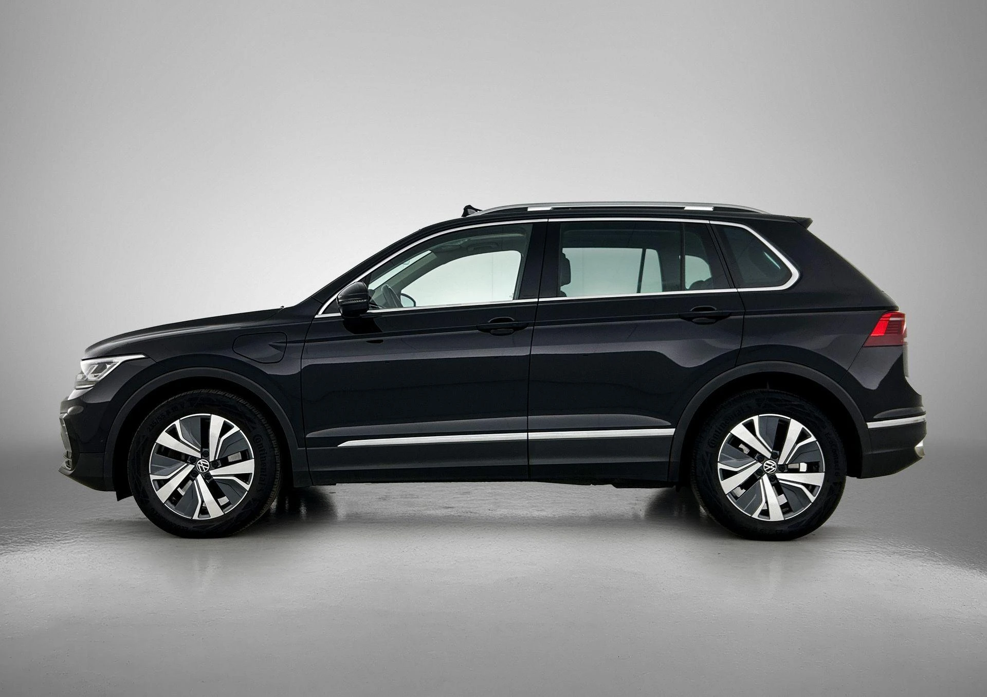 Volkswagen Tiguan met kenteken 49 – autofoto 4